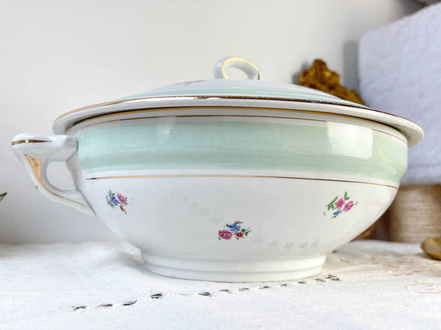 Soupière porcelaine vintage fleuri blanche verte SALINS 66 de 1950s