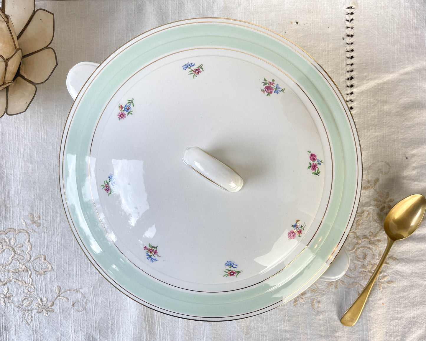 Soupière porcelaine vintage fleuri blanche verte SALINS 66 de 1950s