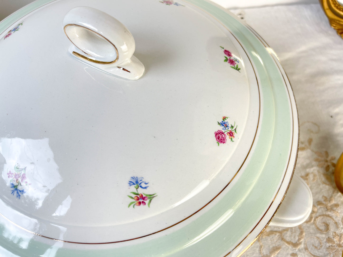 Soupière porcelaine vintage fleuri blanche verte SALINS 66 de 1950s