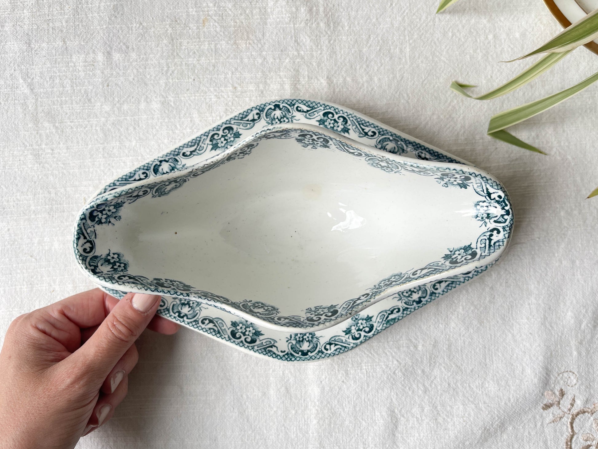 Saucière vintage Terre de fer Française motif fleuri