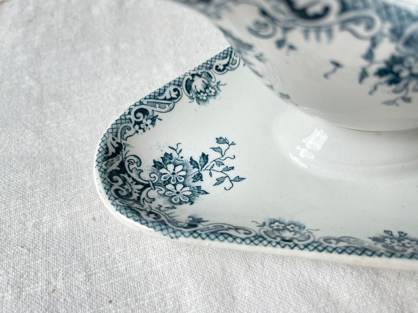 Saucière vintage Terre de fer Française motif fleuri