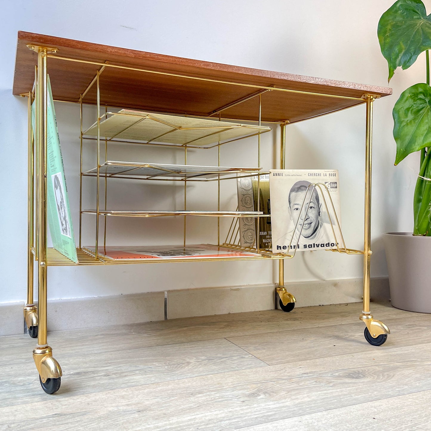 Table d'appoint vintage range vinyles - Laiton & Bois – Années 50/60