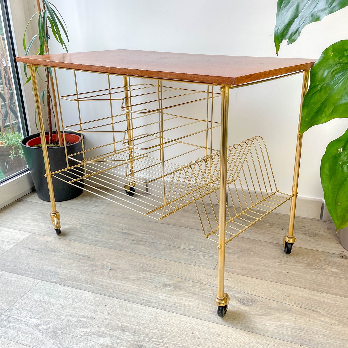 Table d'appoint vintage range vinyles - Laiton & Bois – Années 50/60