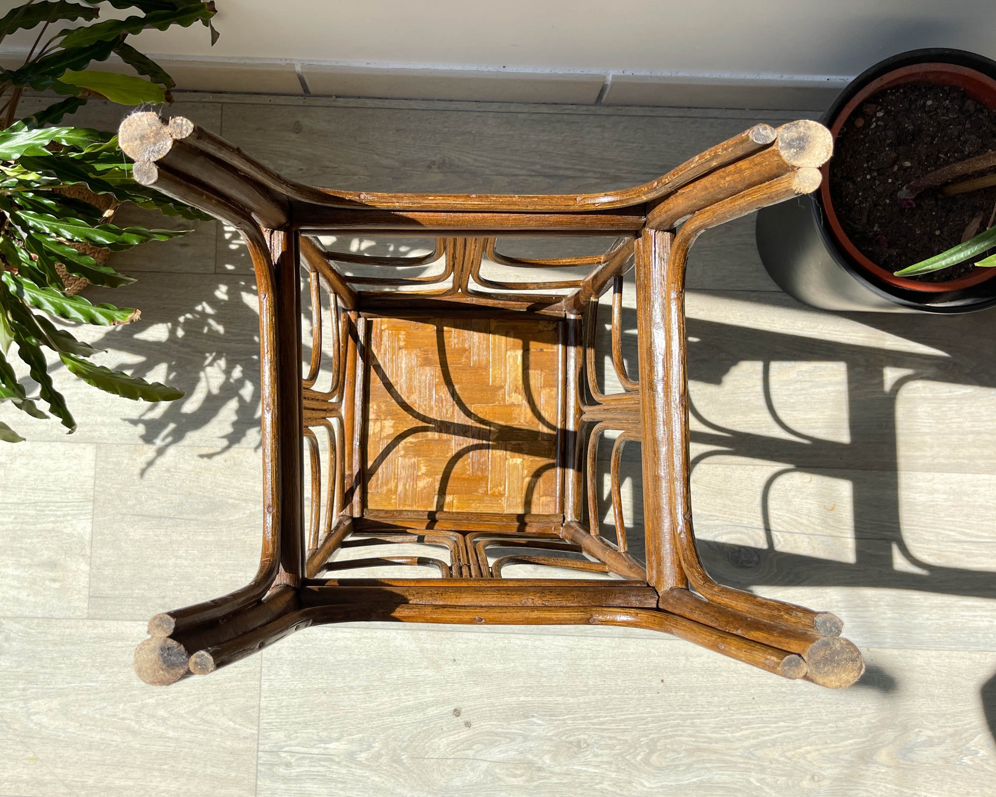 Sellette porte plante vintage en rotin style Art déco