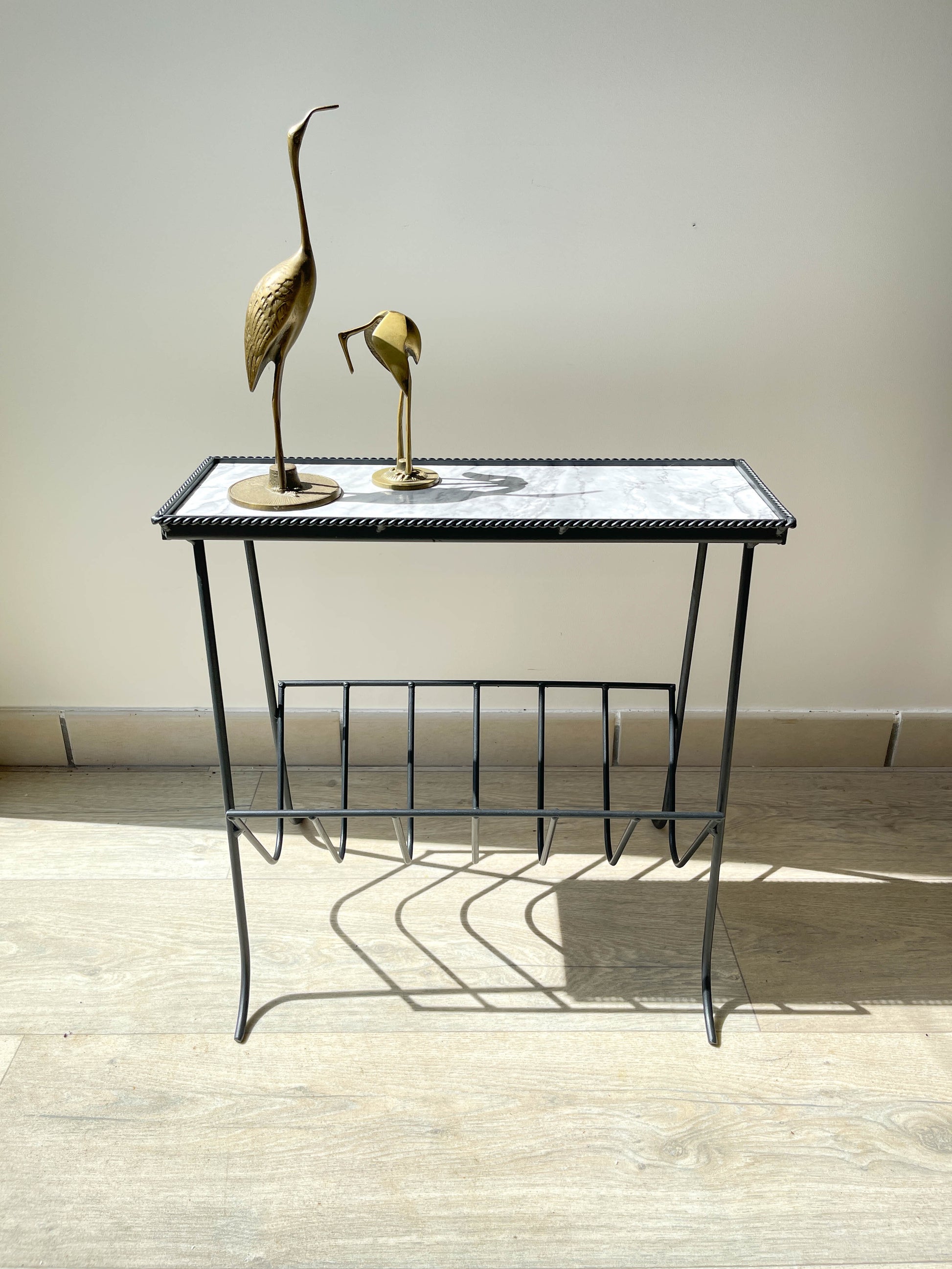 Table d'appoint range vinyles vintage métal marbre