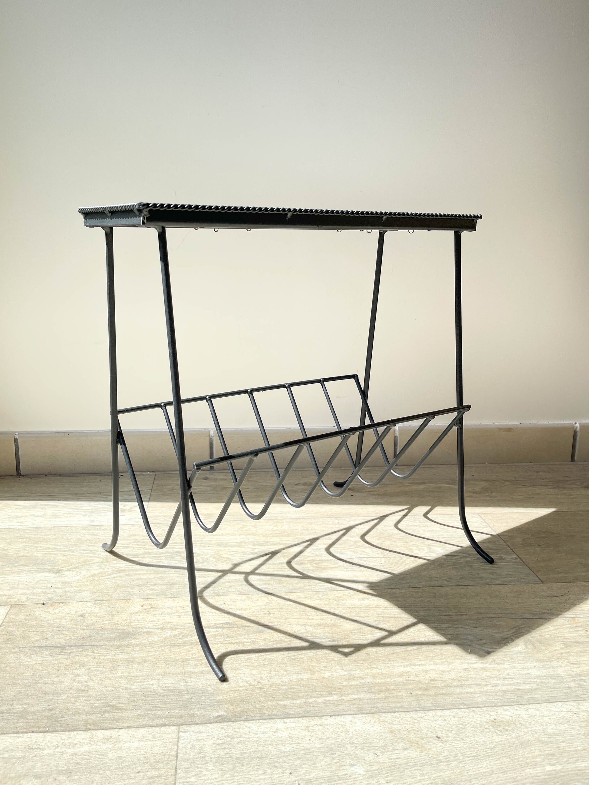 Table d'appoint range vinyles vintage métal marbre