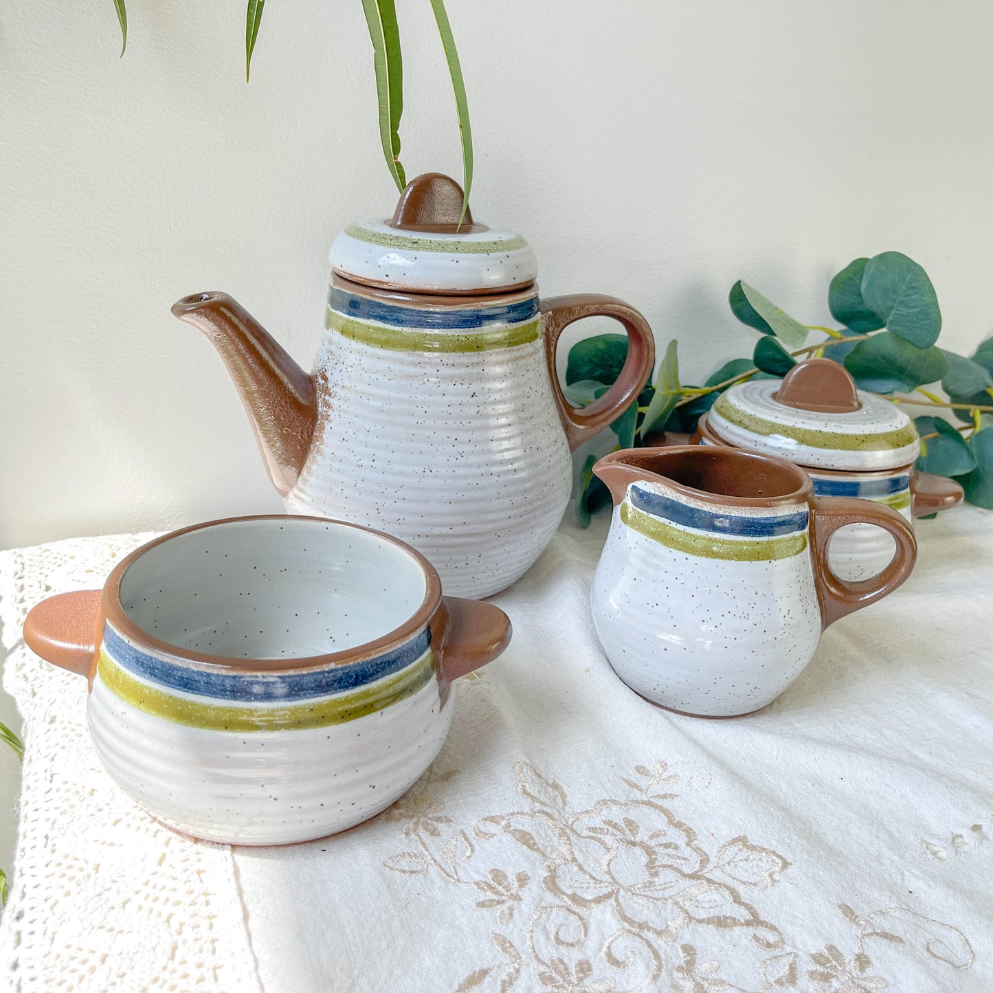 Service à café vintage en grès moucheté gris rayures vertes bleues des années 1950 - Tasses à café en grès vintage - théière vintage grès