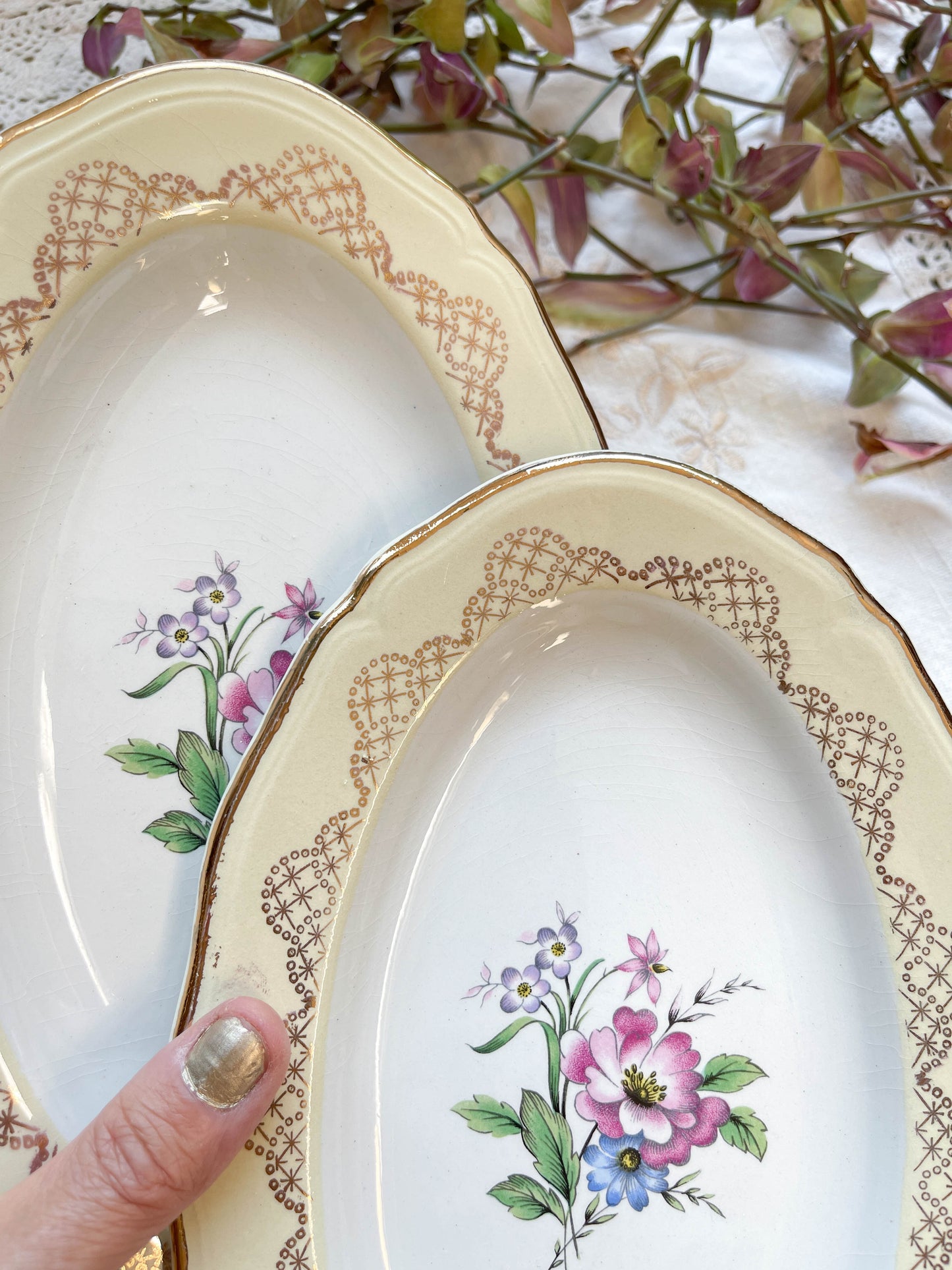 2 Raviers porcelaine vintage fleuri blanche jaune doré L'Amandinoise 38754