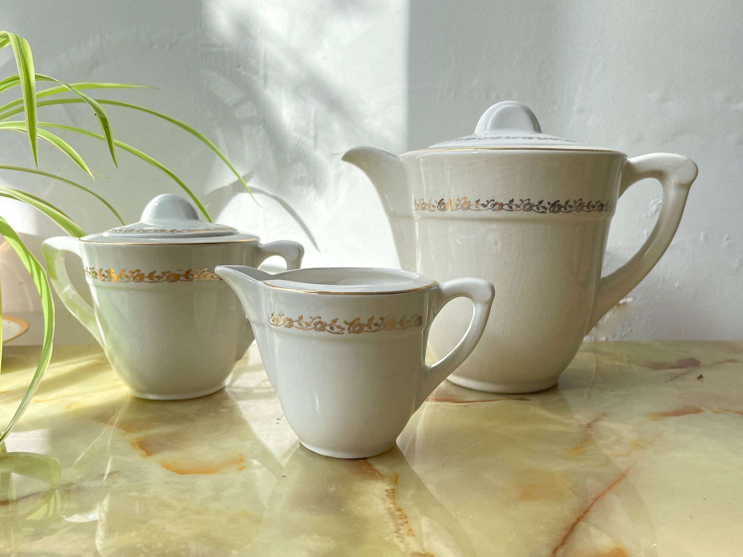 Service à thé/café vintage en porcelaine blanche doré Moulin des Loups modèle MADRID