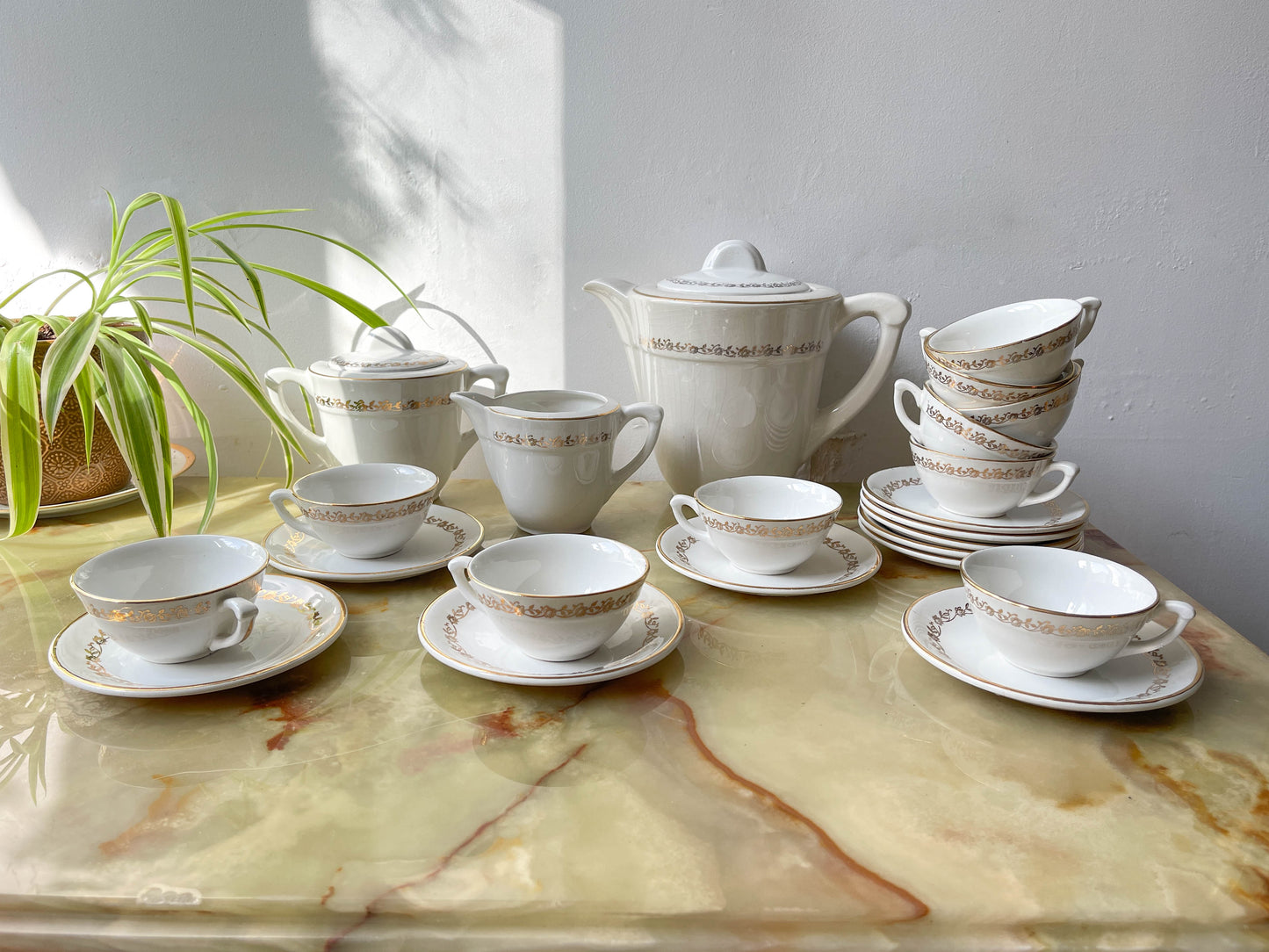 Service à thé/café vintage en porcelaine blanche doré Moulin des Loups modèle MADRID