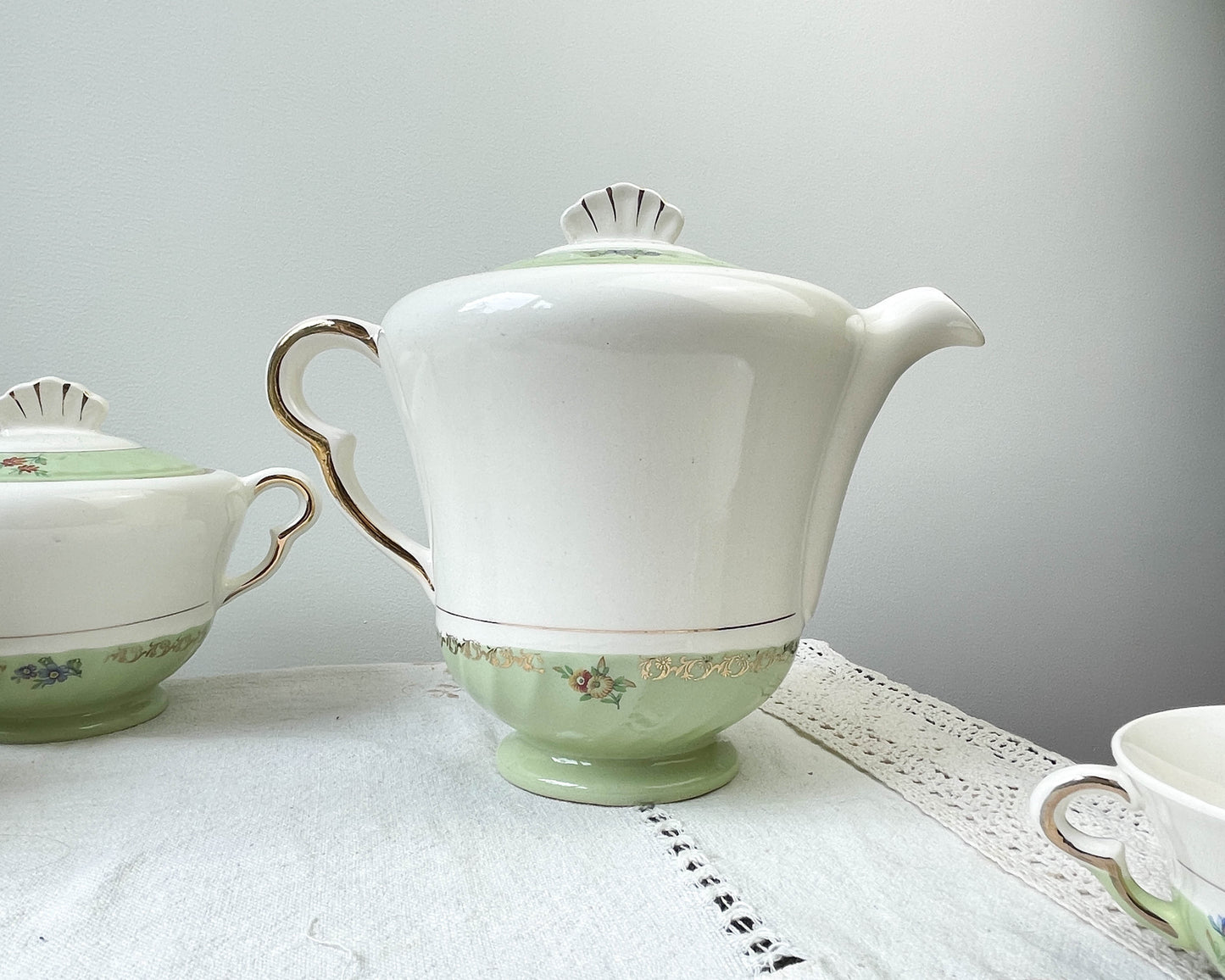 Service à thé/café vintage en porcelaine blanche verte dorée SALINS made in France