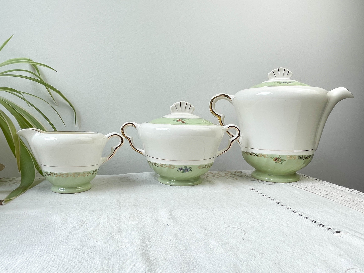 Service à thé/café vintage en porcelaine blanche verte dorée SALINS made in France
