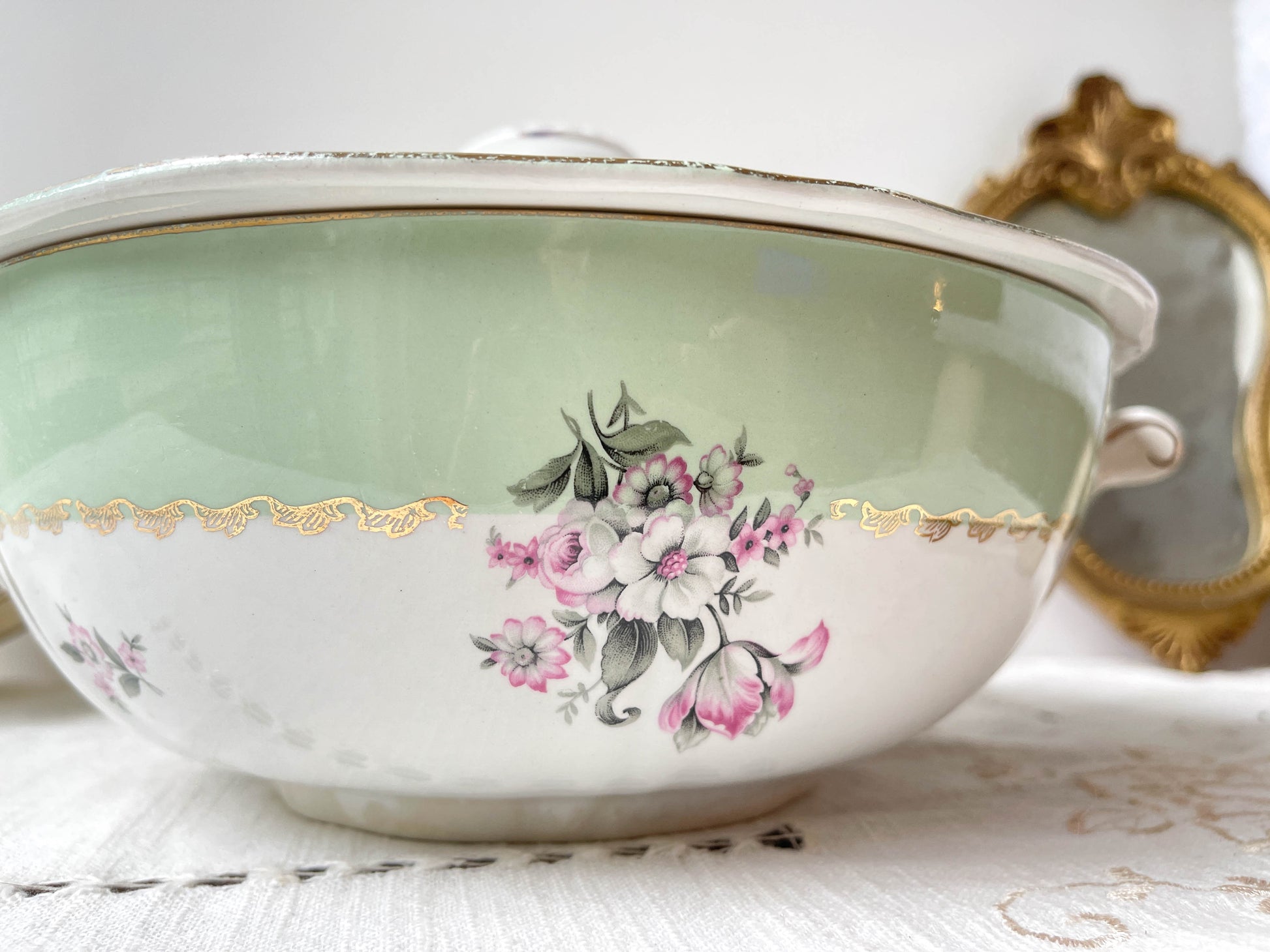 Soupière porcelaine vintage fleuri blanche verte L'Amandinoise France modèle Astrid 1950s