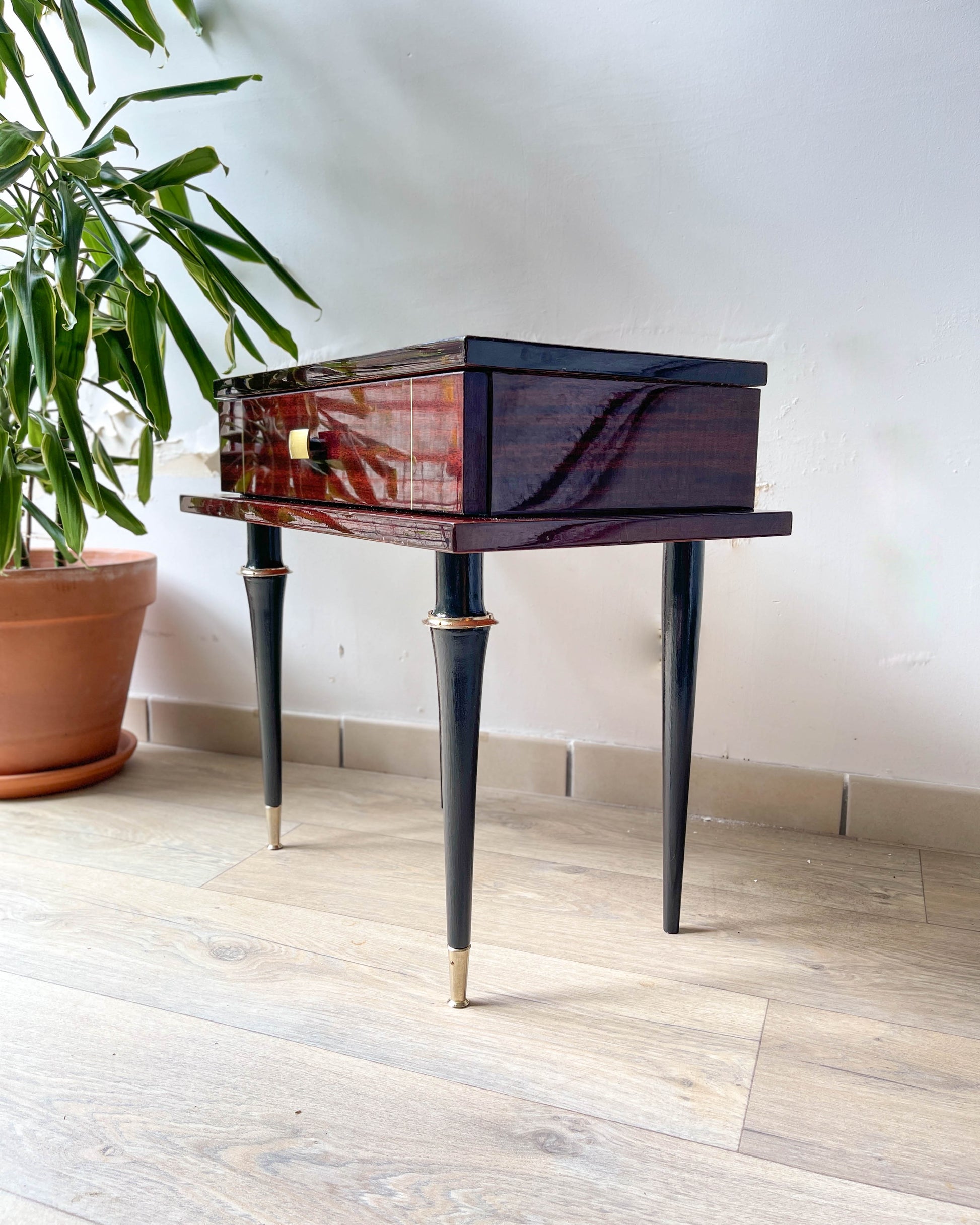 Table de chevet vintage bois et laiton style Art déco