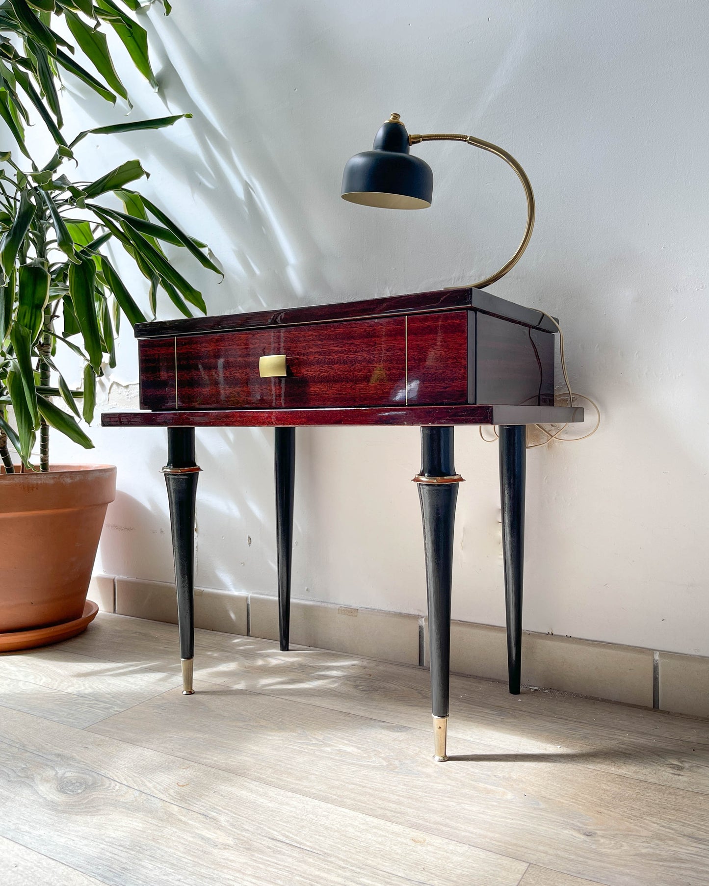 Table de chevet vintage bois et laiton style Art déco