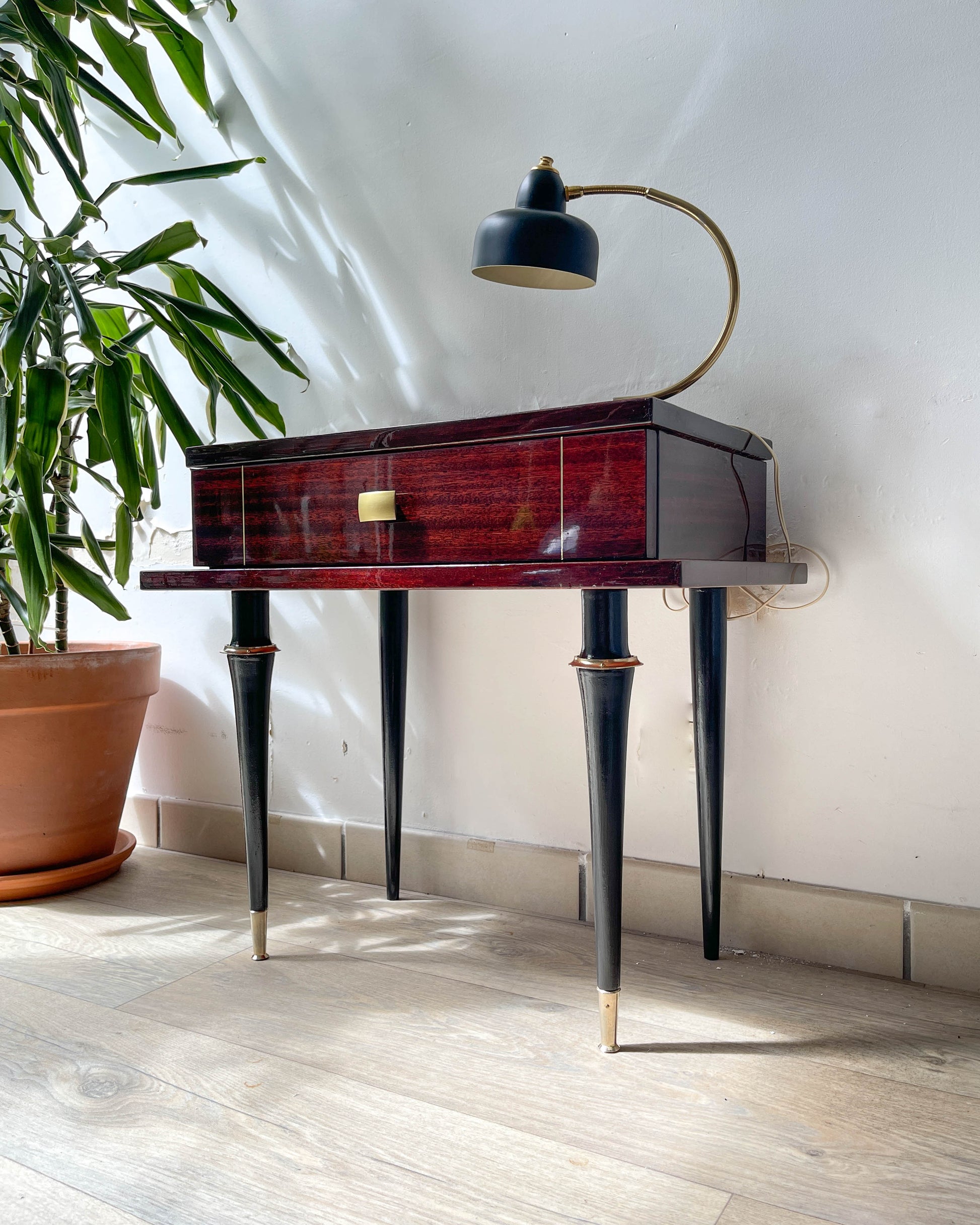 Table de chevet vintage bois et laiton style Art déco