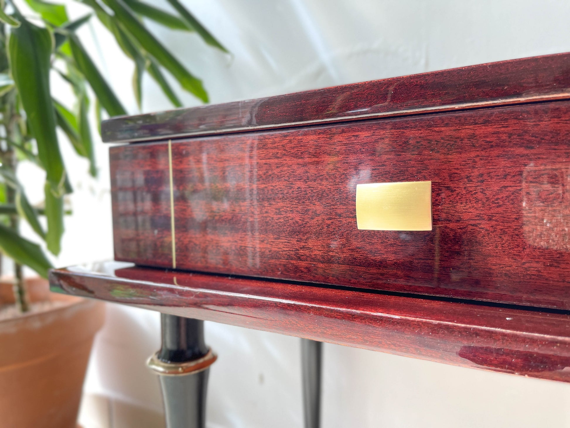 Table de chevet vintage bois et laiton style Art déco