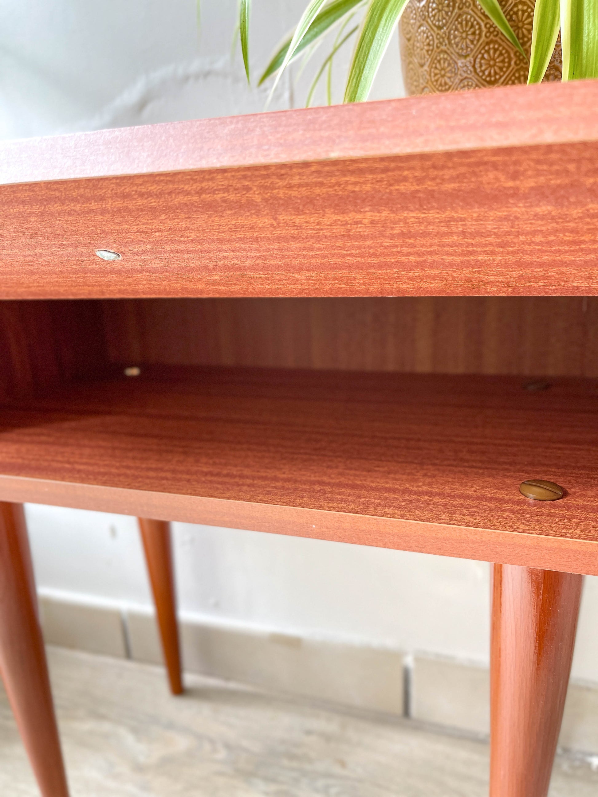 Table-de-chevet-vintage-style-scandinave