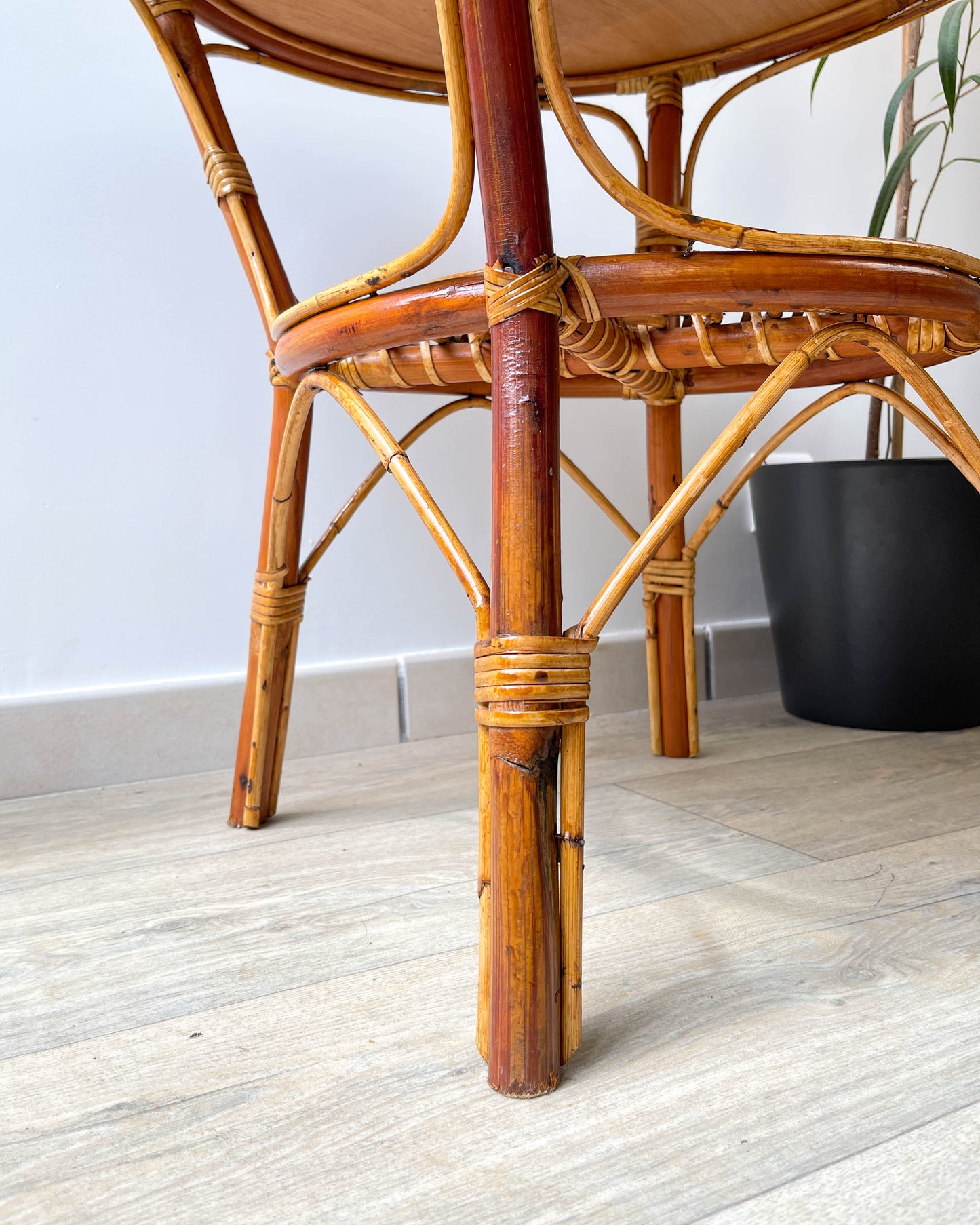 Table basse ronde rotin vintage 1970