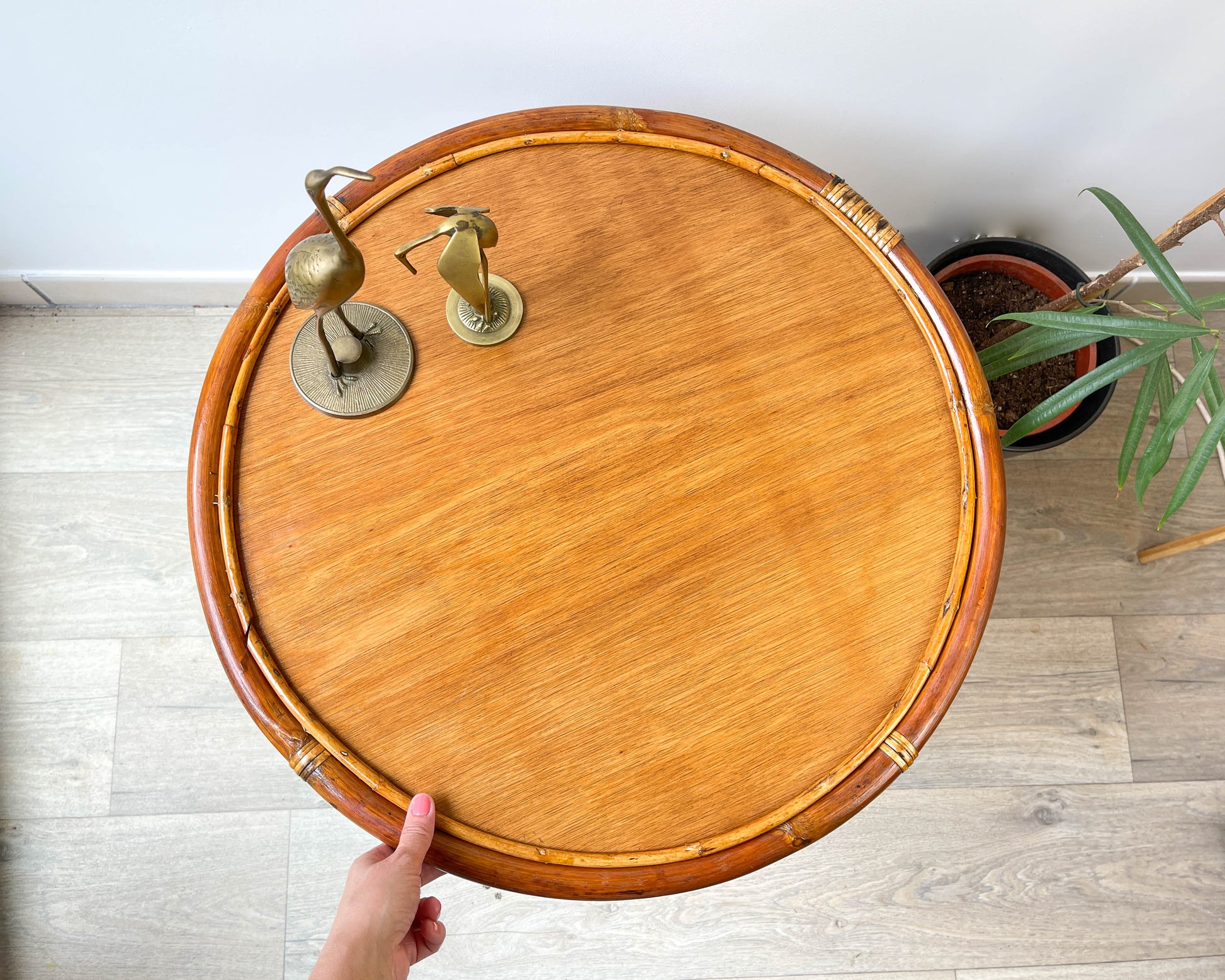 Table basse ronde rotin vintage 1970