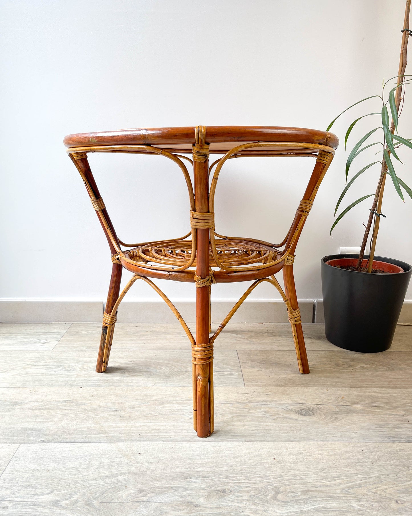 Table basse ronde rotin vintage 1970