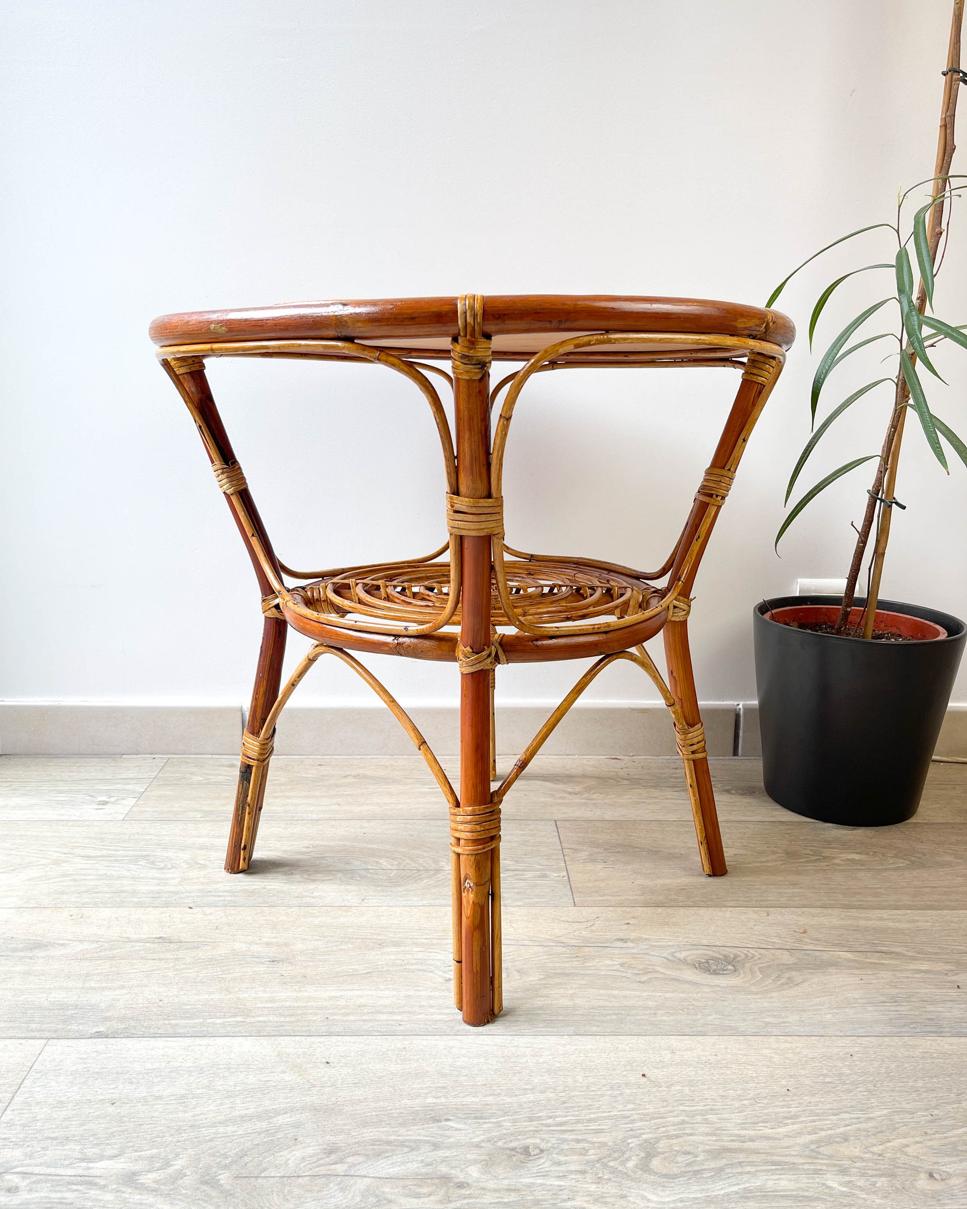 Table basse ronde rotin vintage 1970