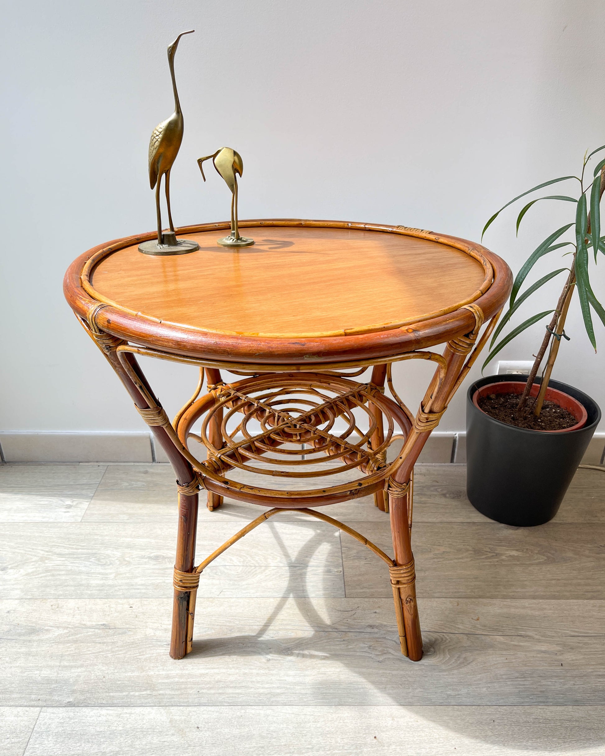 Table basse ronde rotin vintage 1970