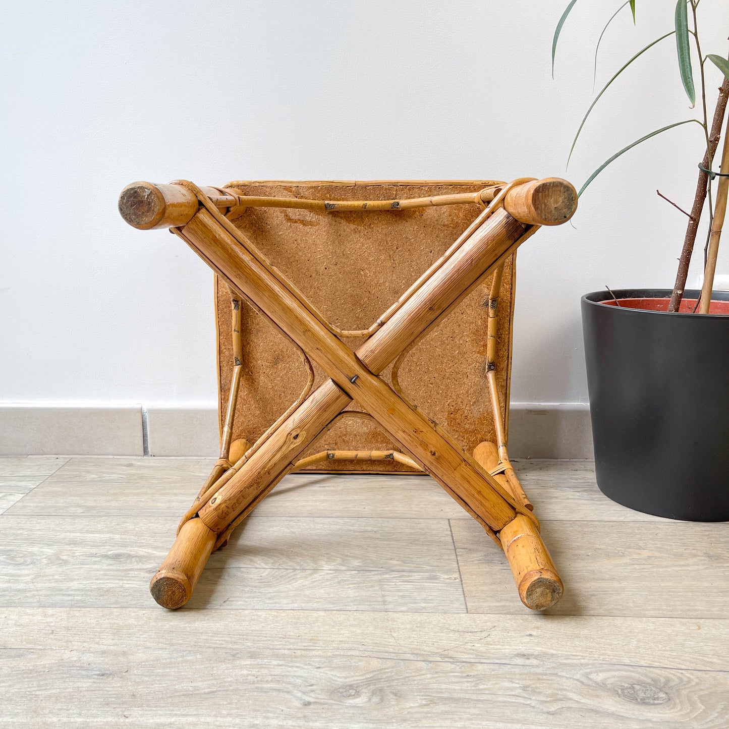 Table d'appoint rotin vintage 1970