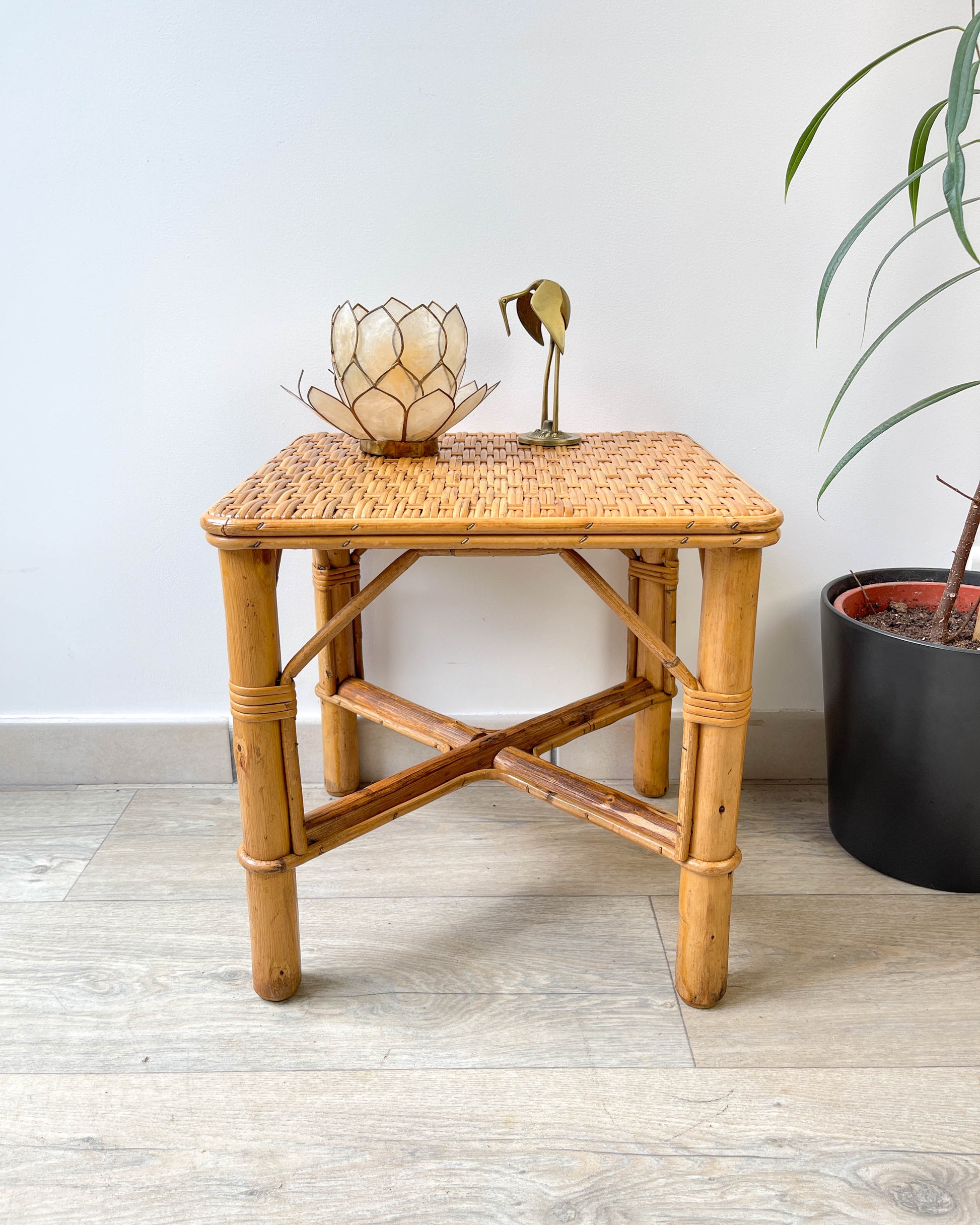 Table d'appoint rotin vintage 1970