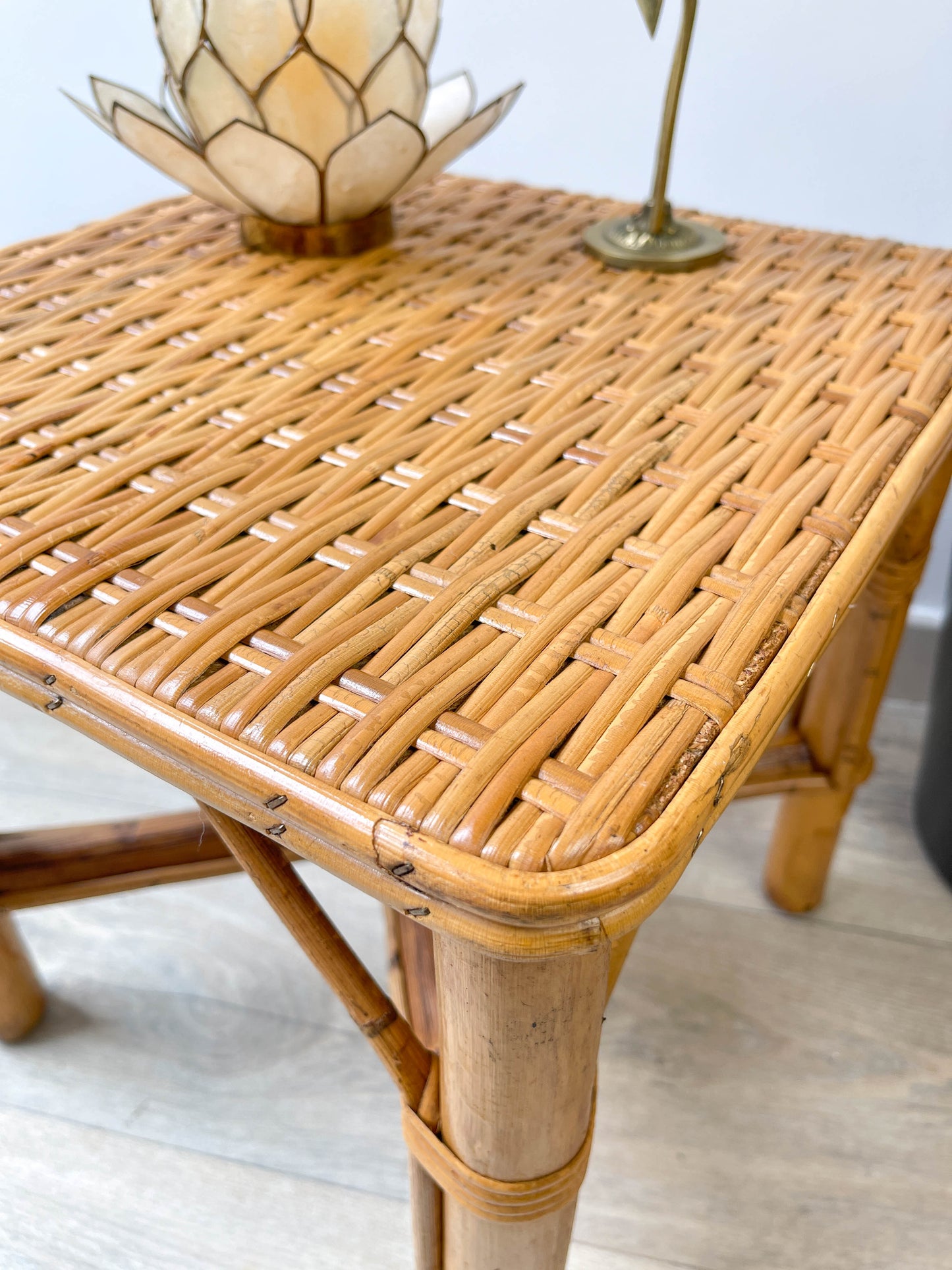 Table d'appoint rotin vintage 1970