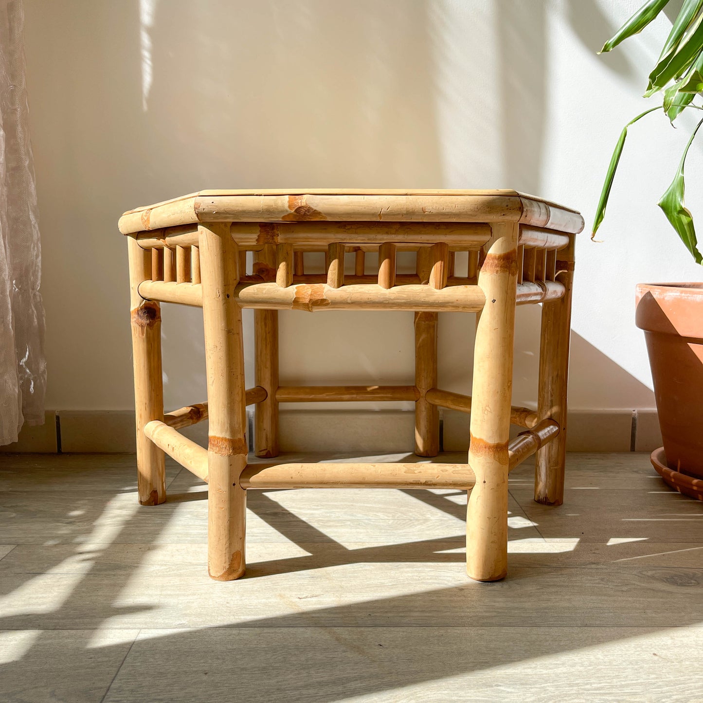 3 Tables basses gigognes Hexagonal en bambou vintage, 1970