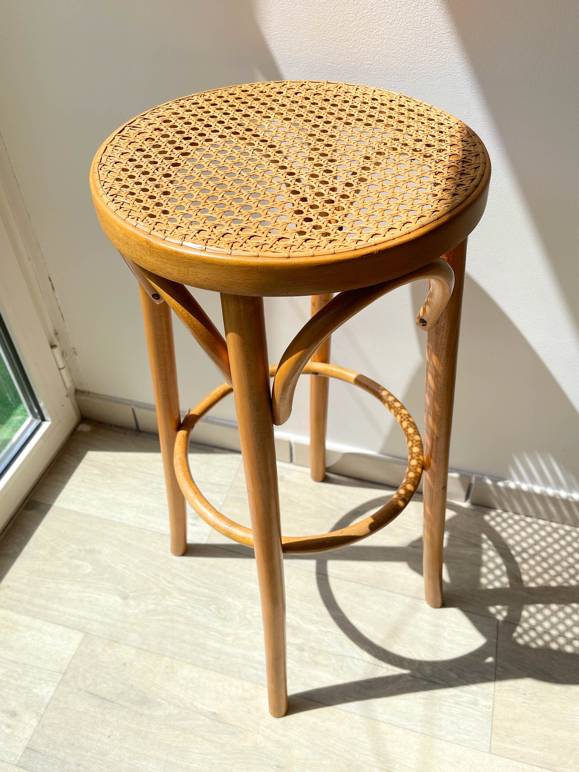Tabouret de bar en bois courbé et cannage style Thonet, 1950