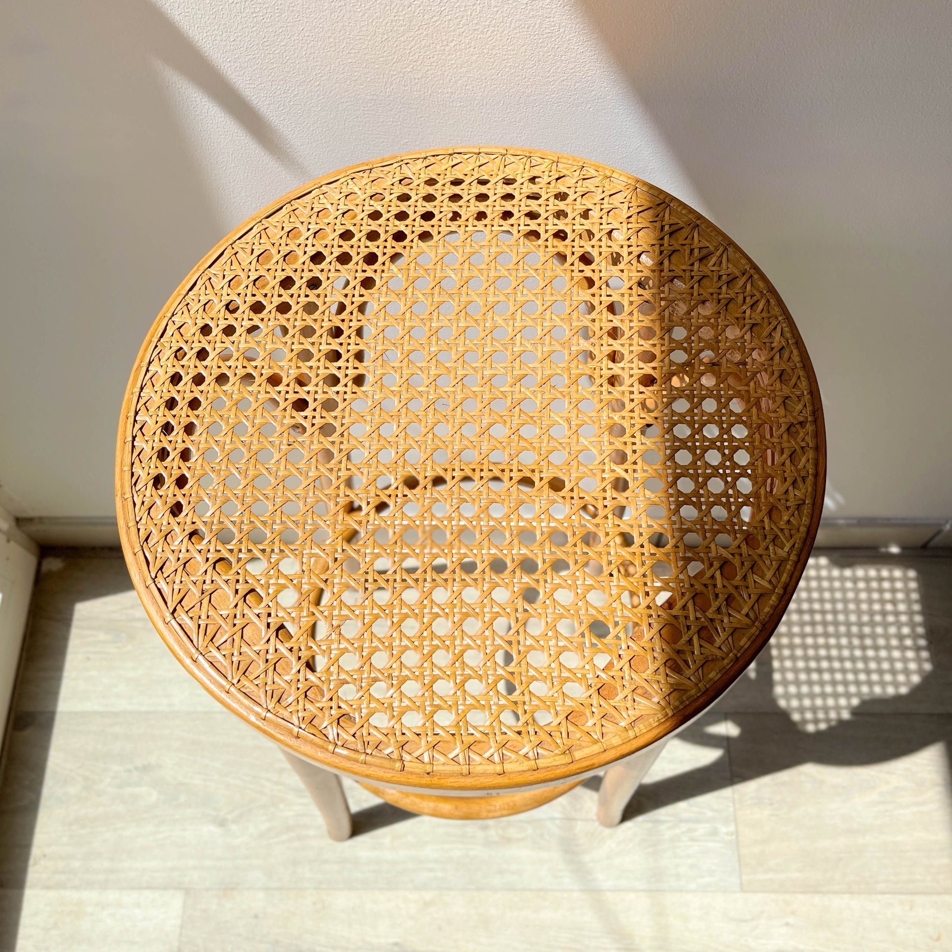 Tabouret de bar en bois courbé et cannage style Thonet, 1950