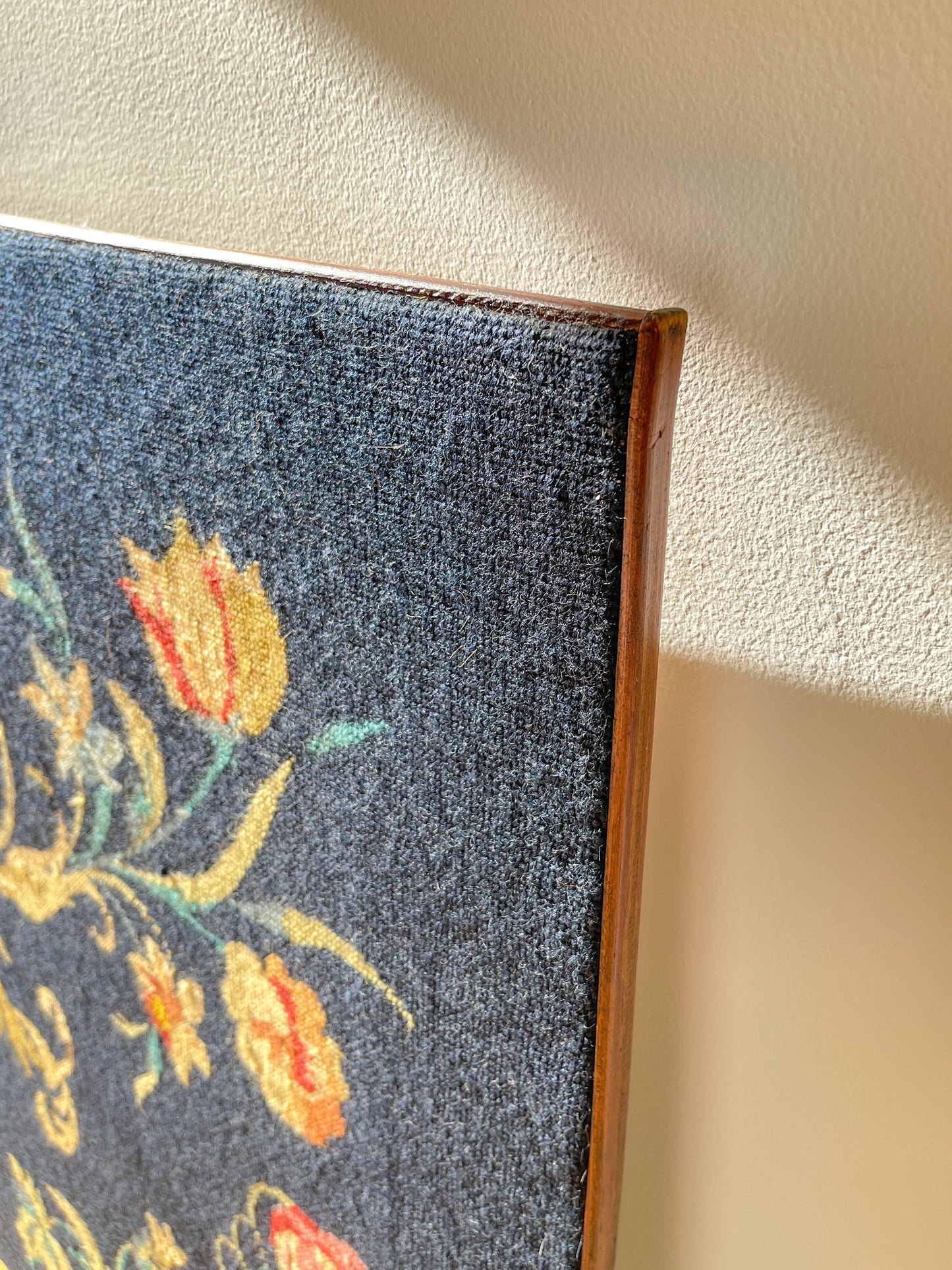 Grande tapisserie canevas vintage motif fleuri 1970