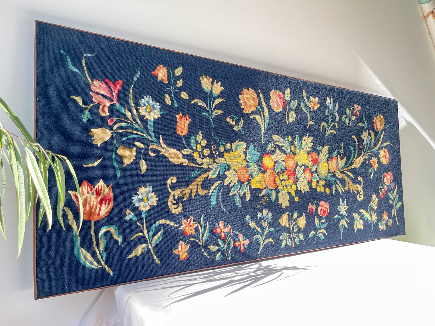 Large vintage tapestry with floral pattern from the 1970s.