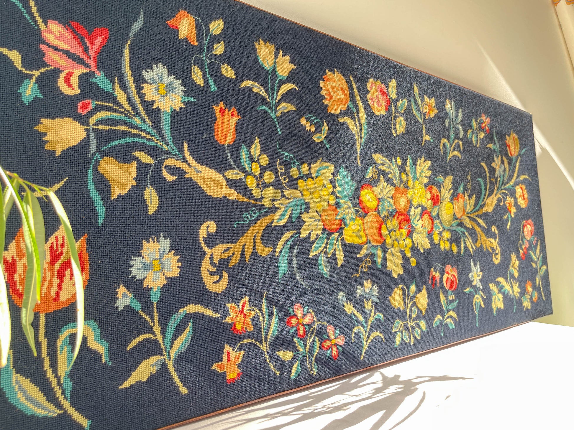 Grande tapisserie canevas vintage motif fleuri 1970