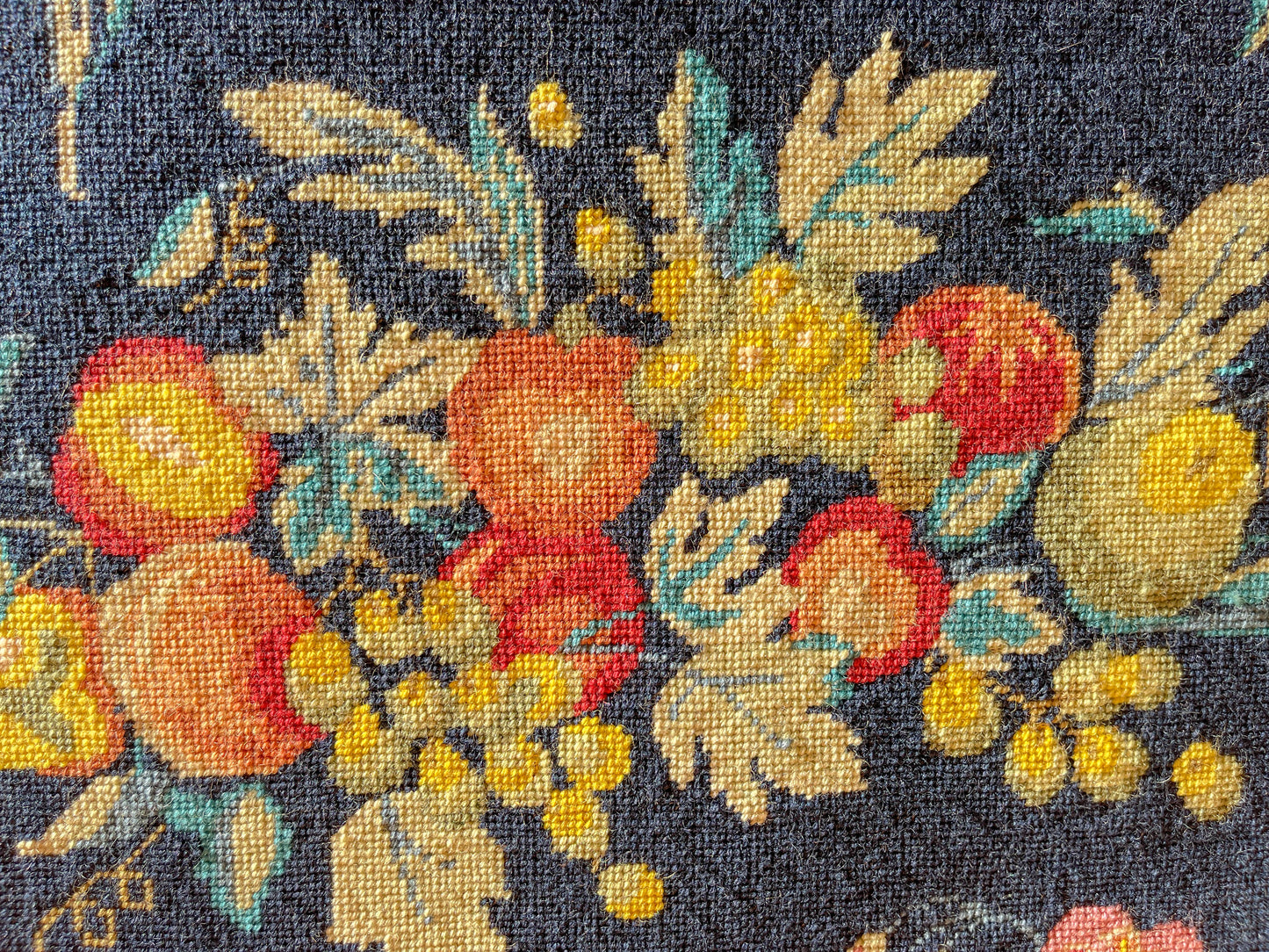 Grande tapisserie canevas vintage motif fleuri 1970