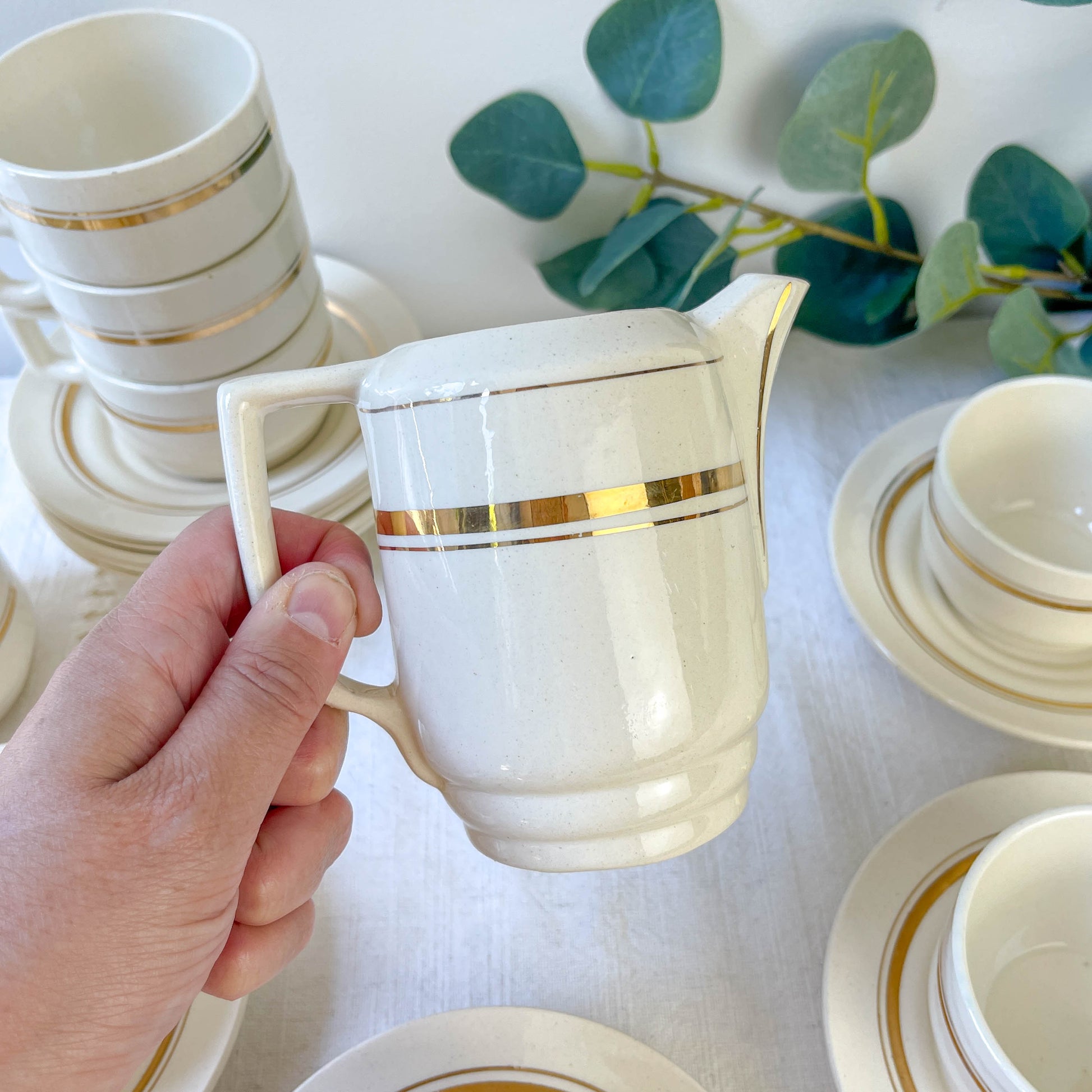 Service à café St Amand 10 personnes – Porcelaine vintage blanche et dorée