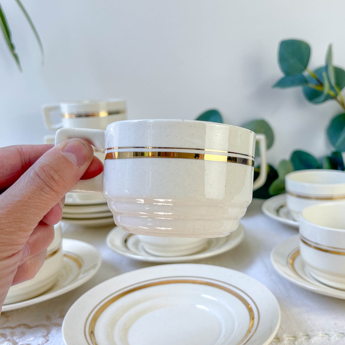 Service à café St Amand 10 personnes – Porcelaine vintage blanche et dorée