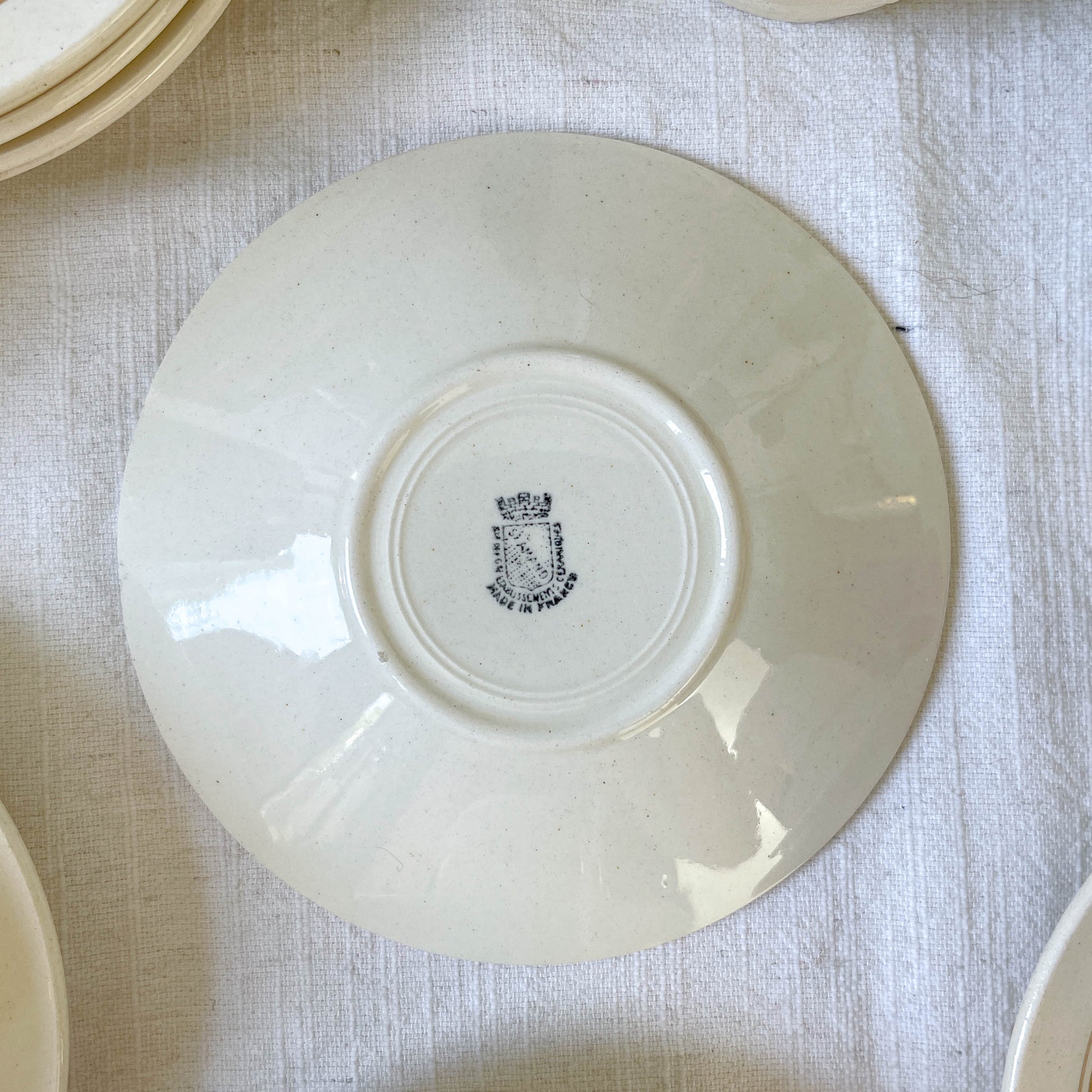 Service à café St Amand 10 personnes – Porcelaine vintage blanche et dorée