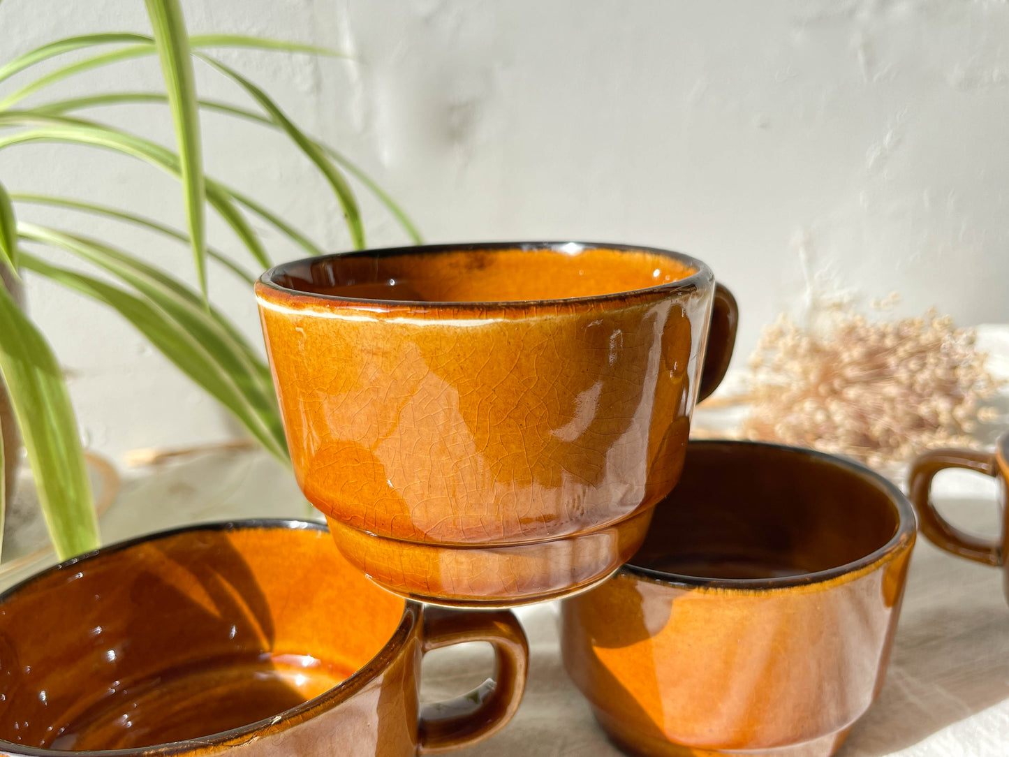4 Tasses à café/thé vintage en faïence caramel noir