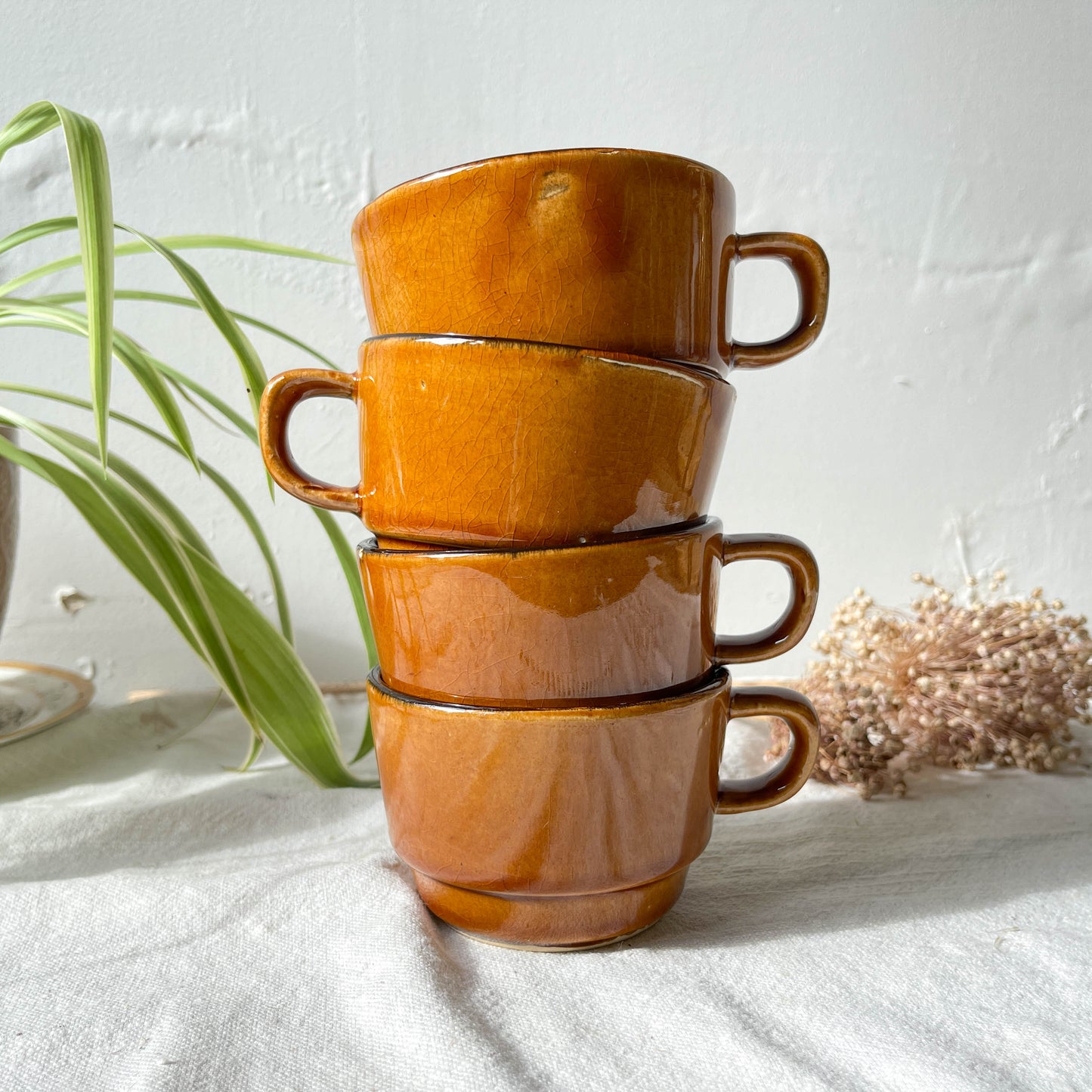 4 Tasses à café/thé vintage en faïence caramel noir