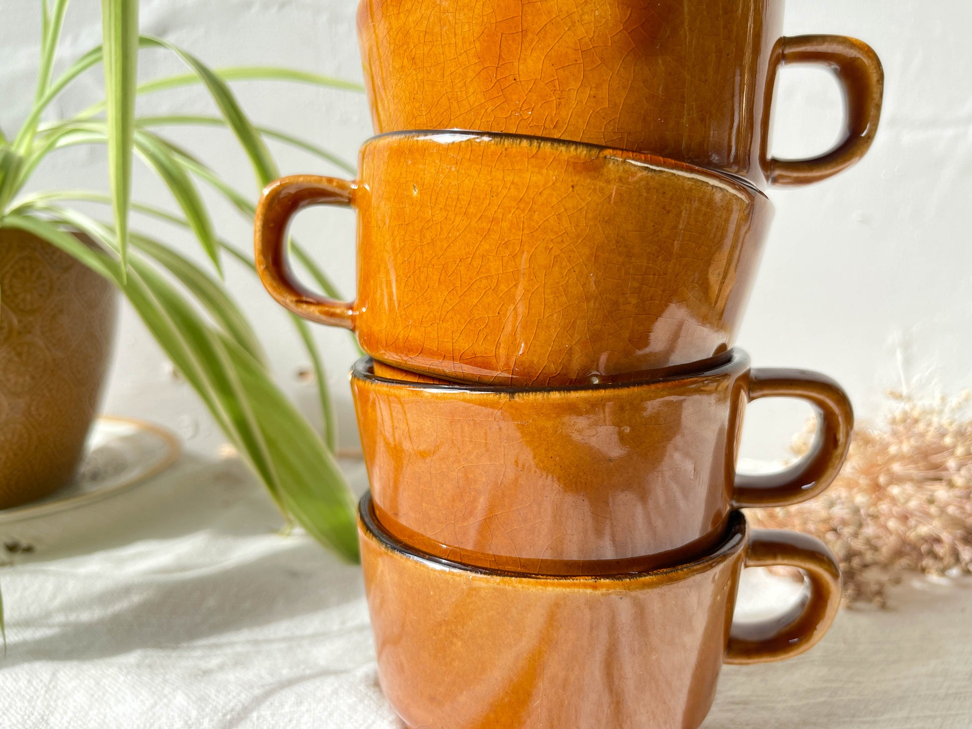 4 Tasses à café/thé vintage en faïence caramel noir
