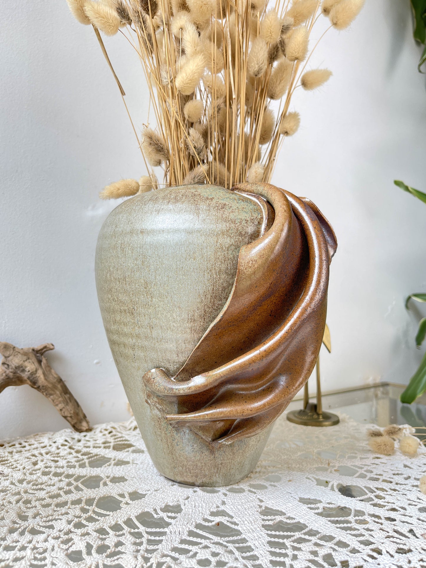 Vase en grès vintage émaillé effet drapé