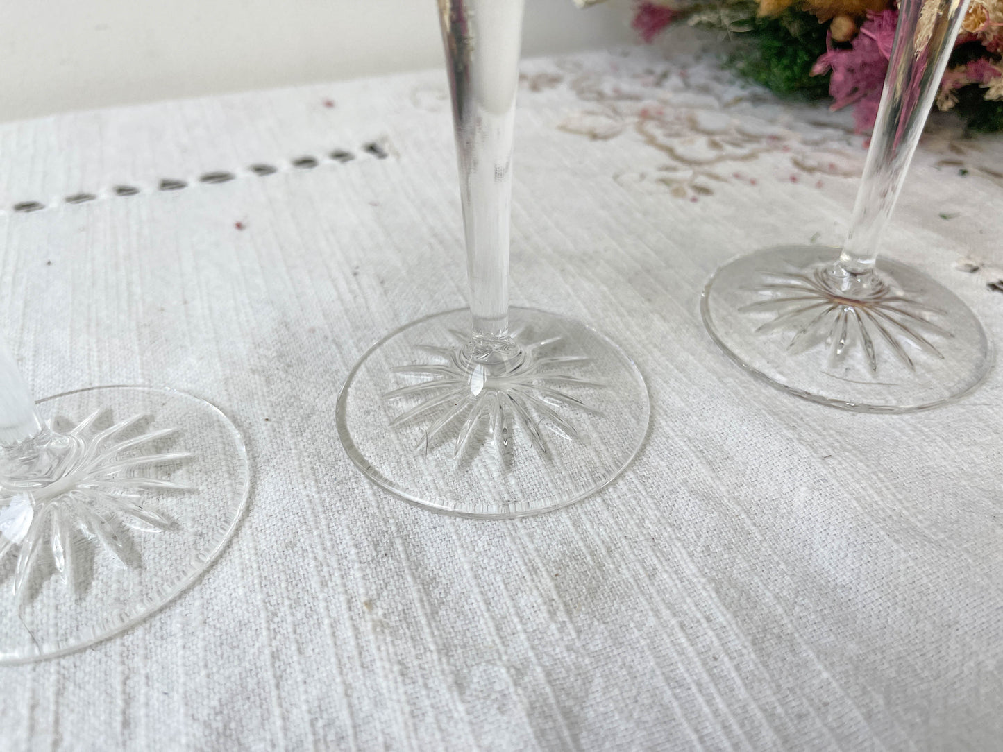 Verres en cristal ciselé vintage