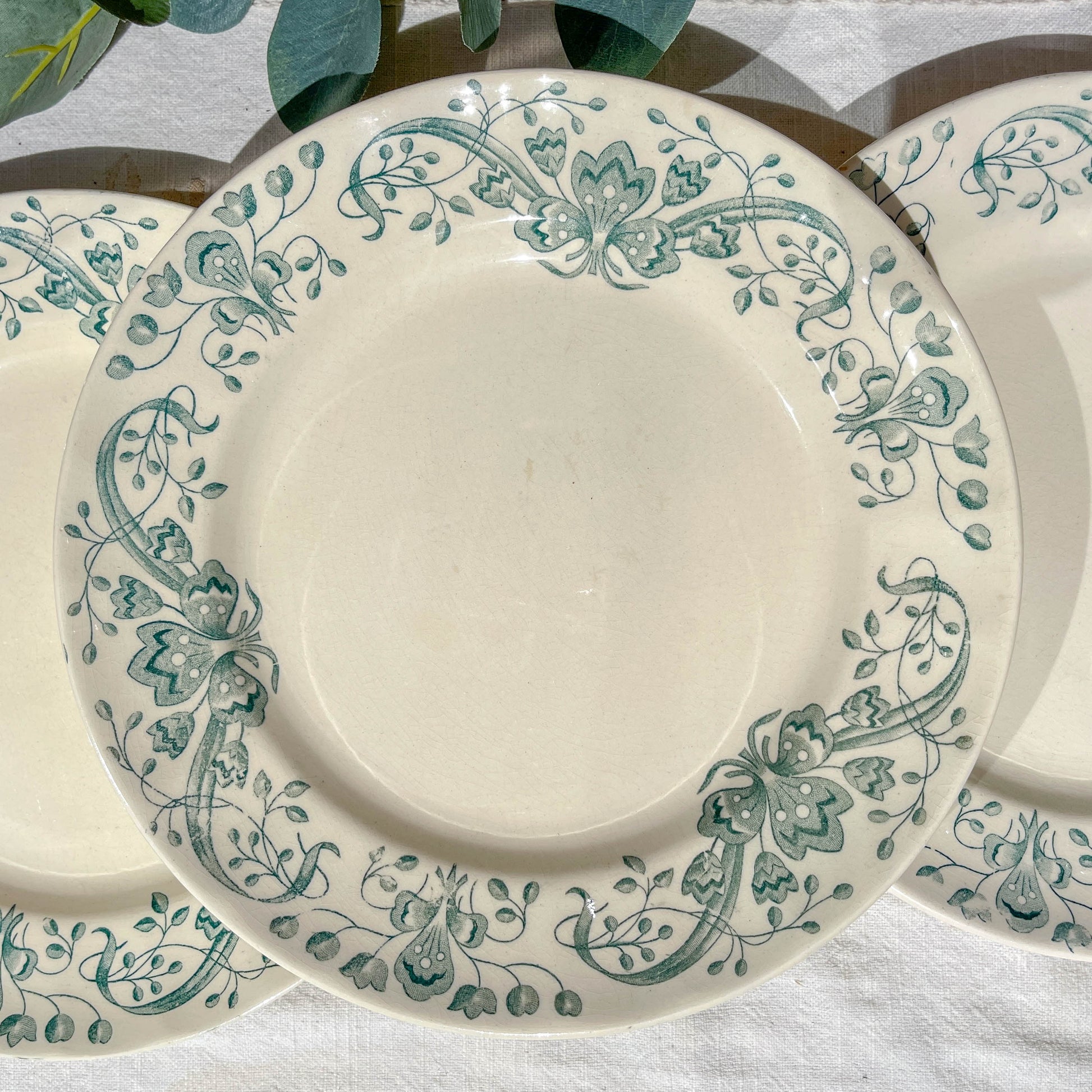 Lot de 6 Assiettes Plates Anciennes Terre de Fer "Figuig" – Longchamp XIXe