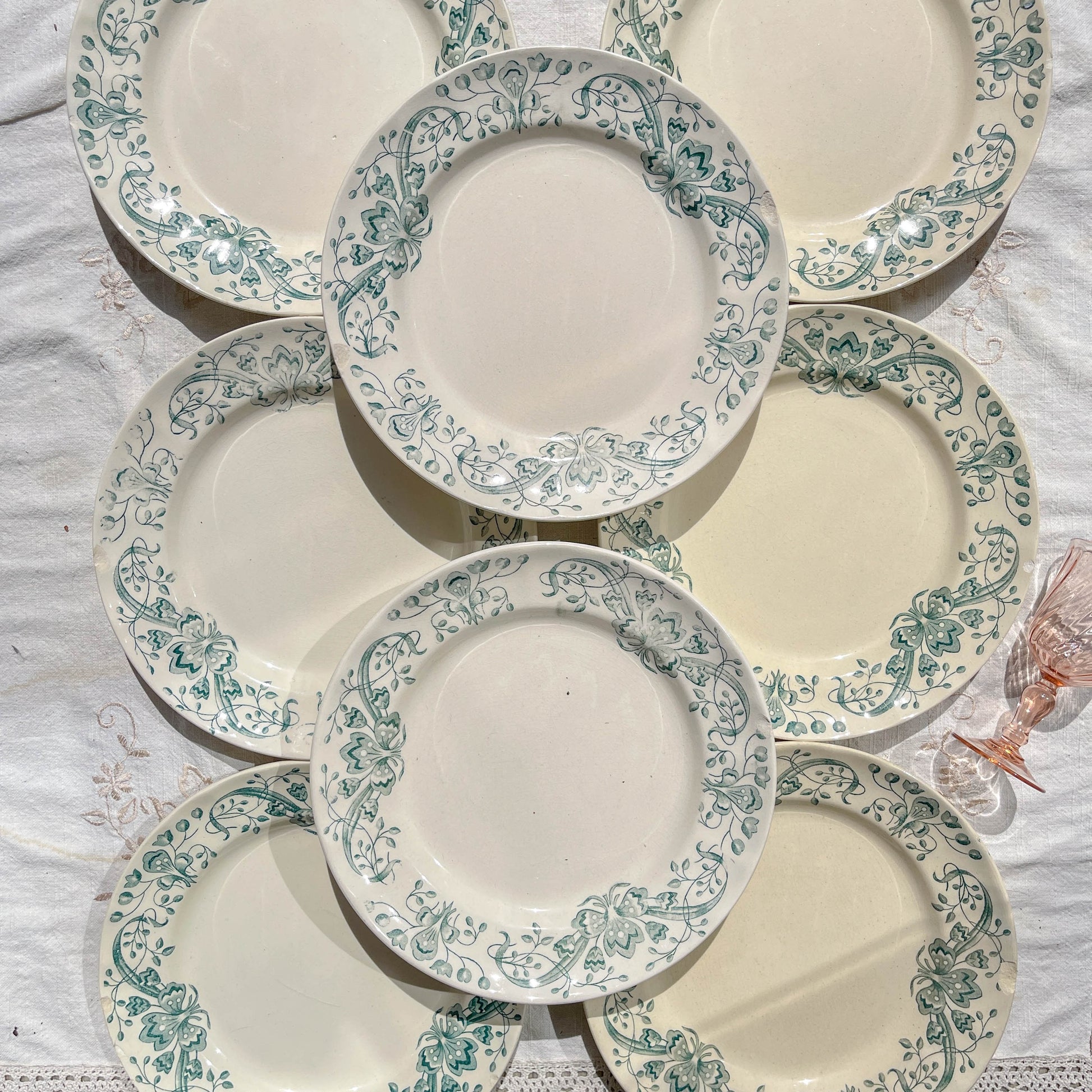 Lot de 8 Assiettes Plates Anciennes Terre de Fer "Figuig" – Longchamp XIXe