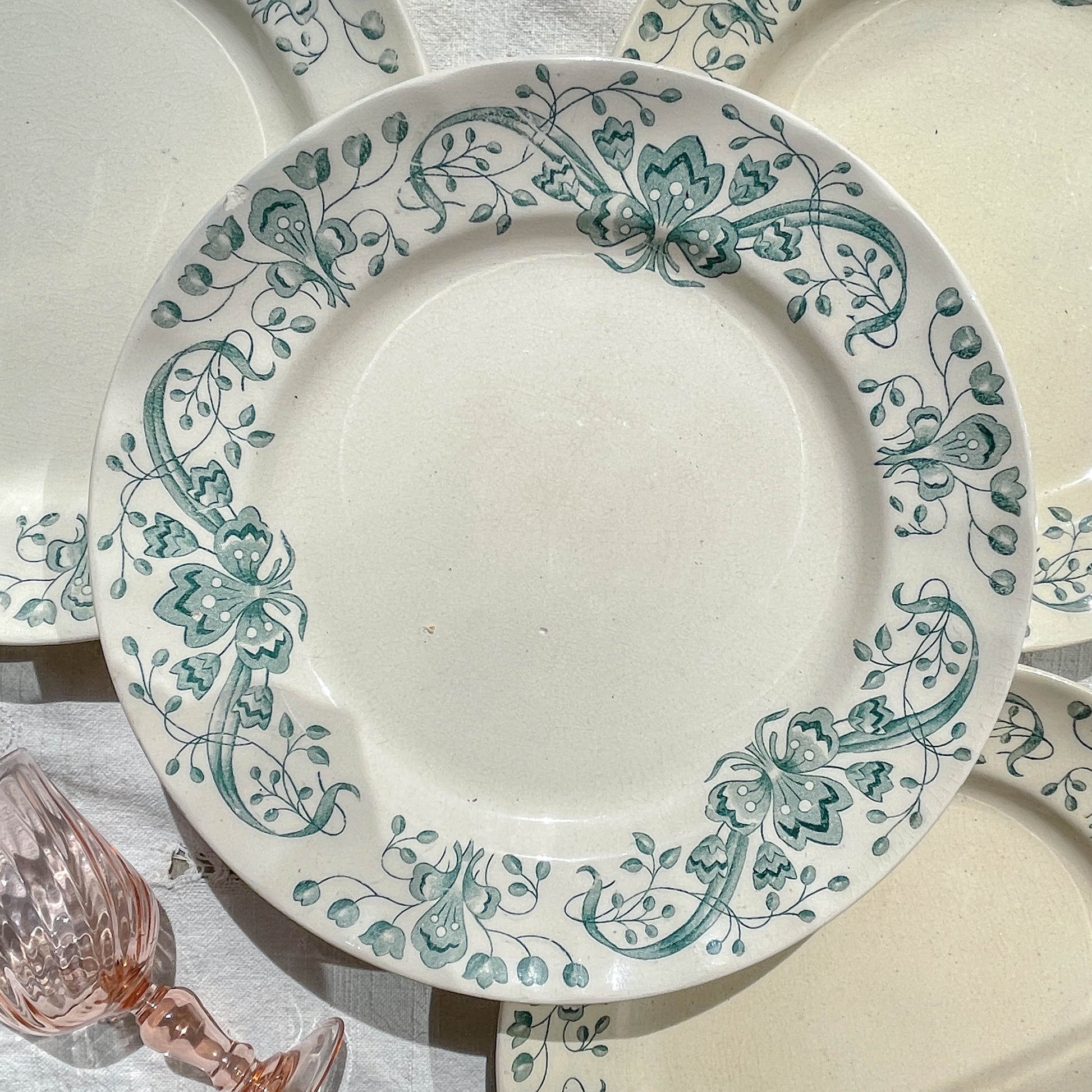 Lot de 8 Assiettes Plates Anciennes Terre de Fer "Figuig" – Longchamp XIXe