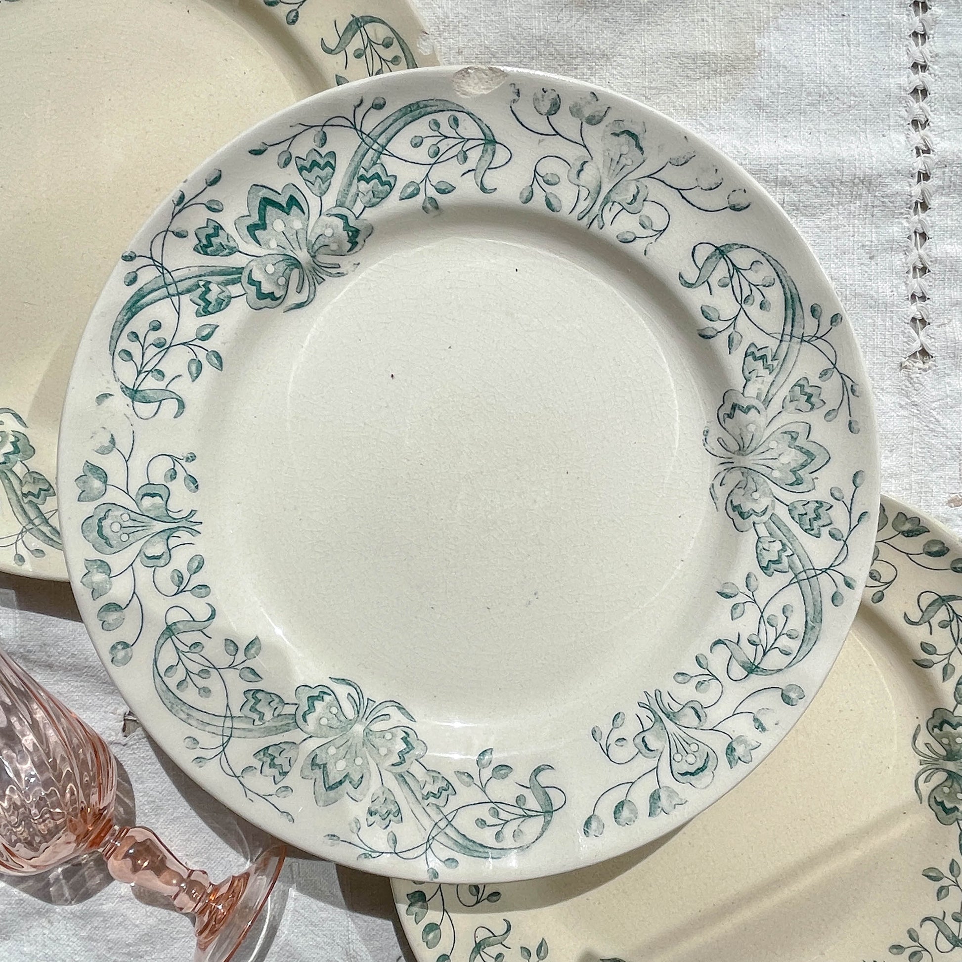 Lot de 8 Assiettes Plates Anciennes Terre de Fer "Figuig" – Longchamp XIXe