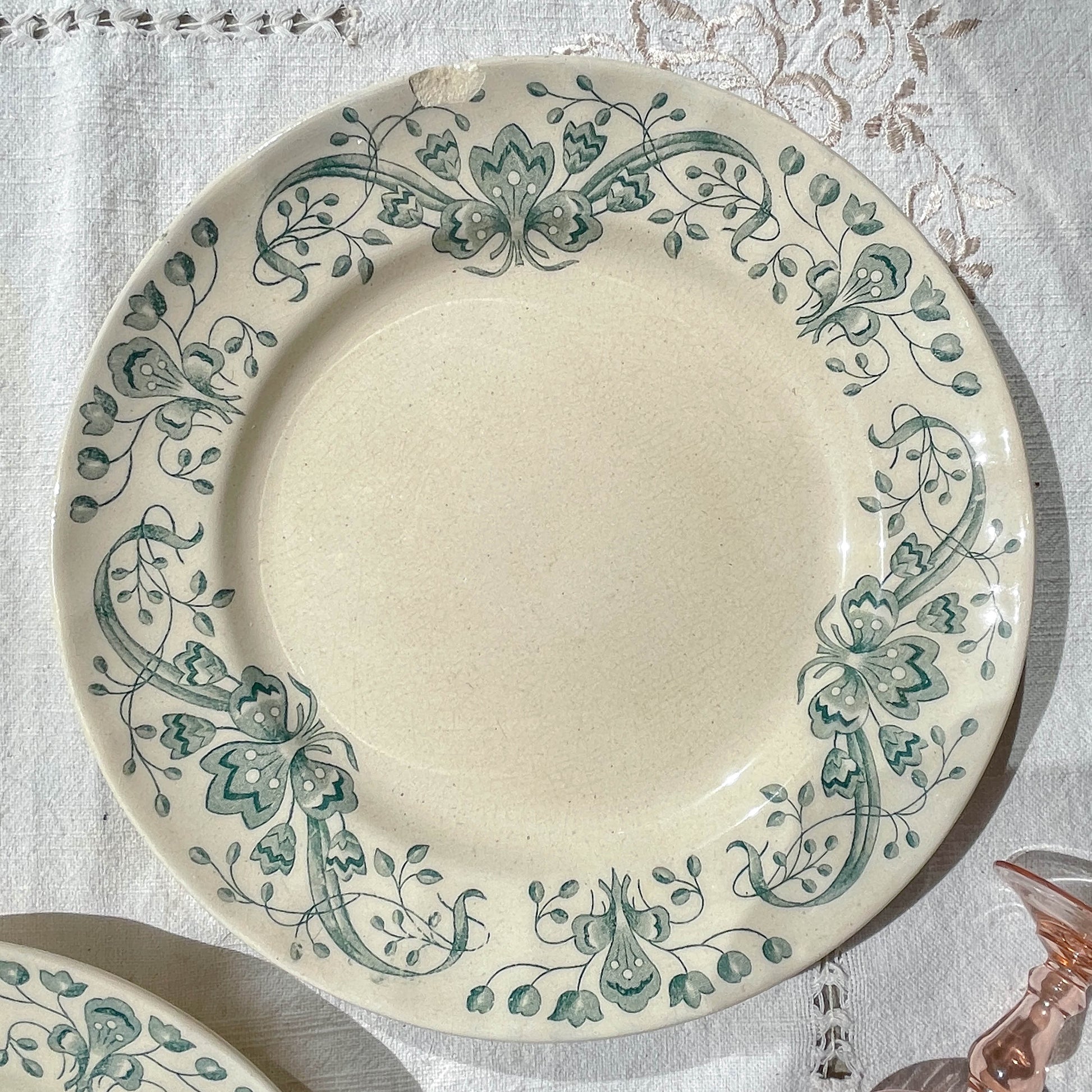 Lot de 8 Assiettes Plates Anciennes Terre de Fer "Figuig" – Longchamp XIXe